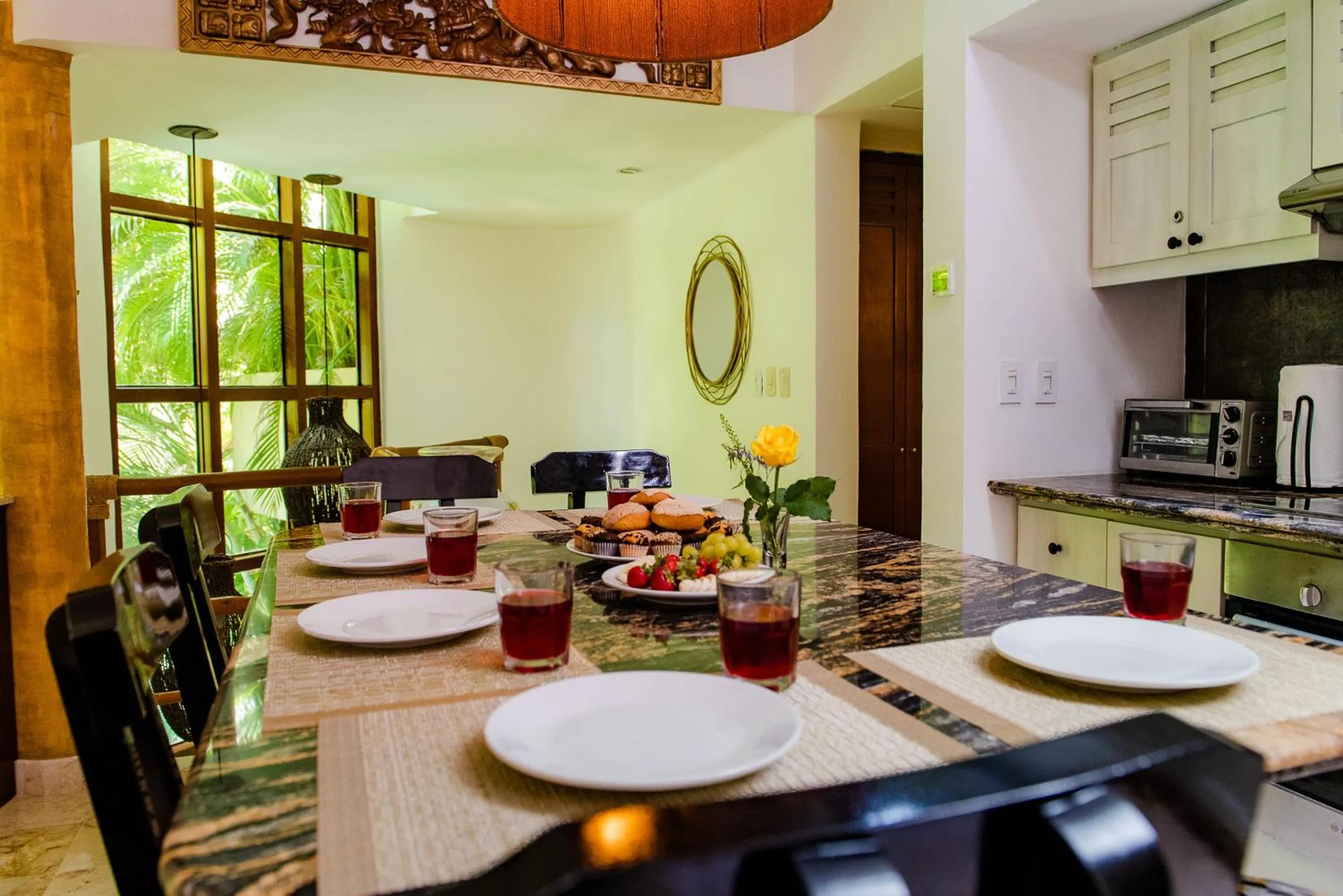 Dining area in Maya Villa Condo Hotel and Beachclub