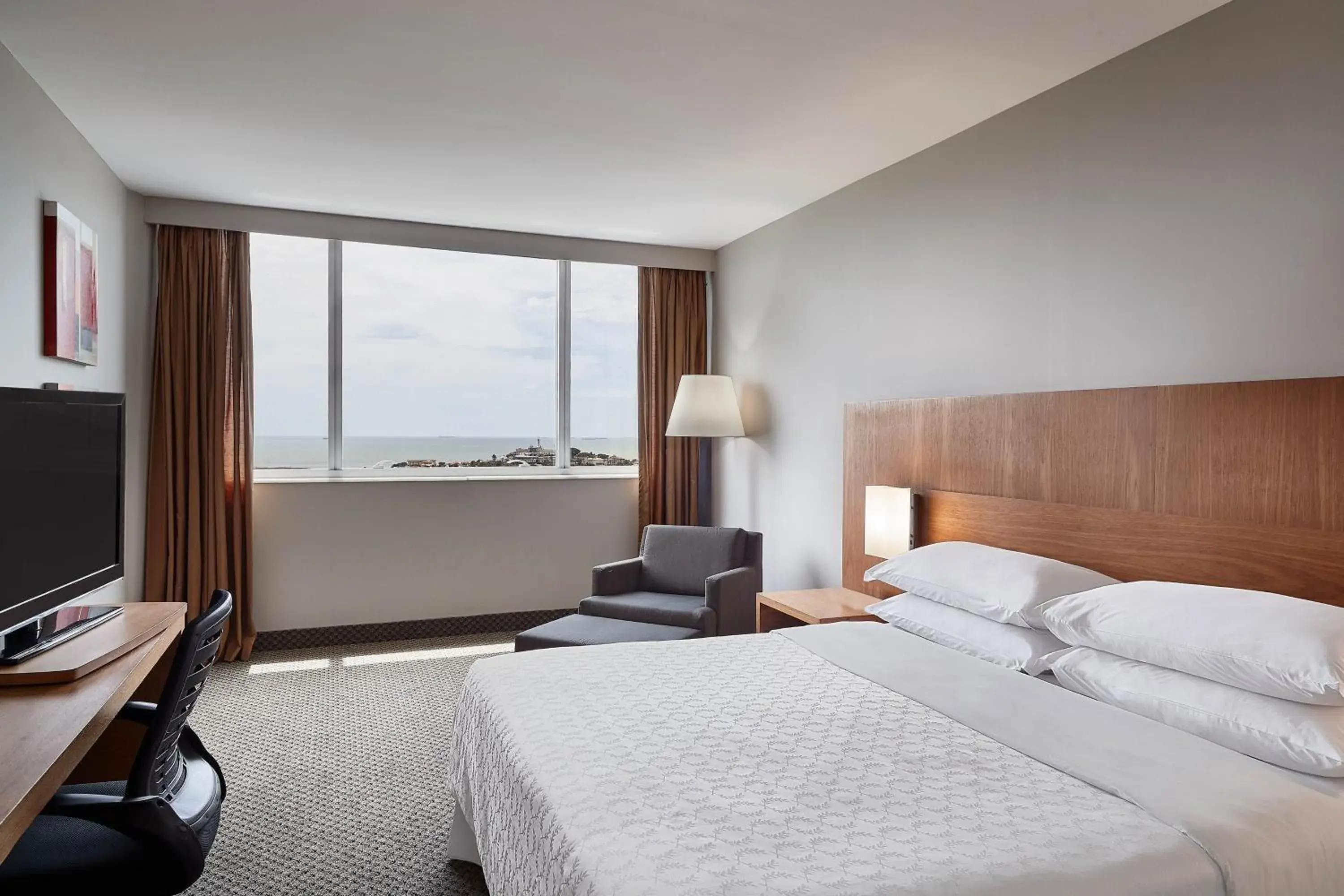 EXECUTIVE CLUB, Club level, Guest room, 1 Double Bed, Ocean view in Sheraton Vitoria EXECUTIVE CLUB, Club level, Guest room, 1 Double Bed, Ocean view in Sheraton Vitoria
