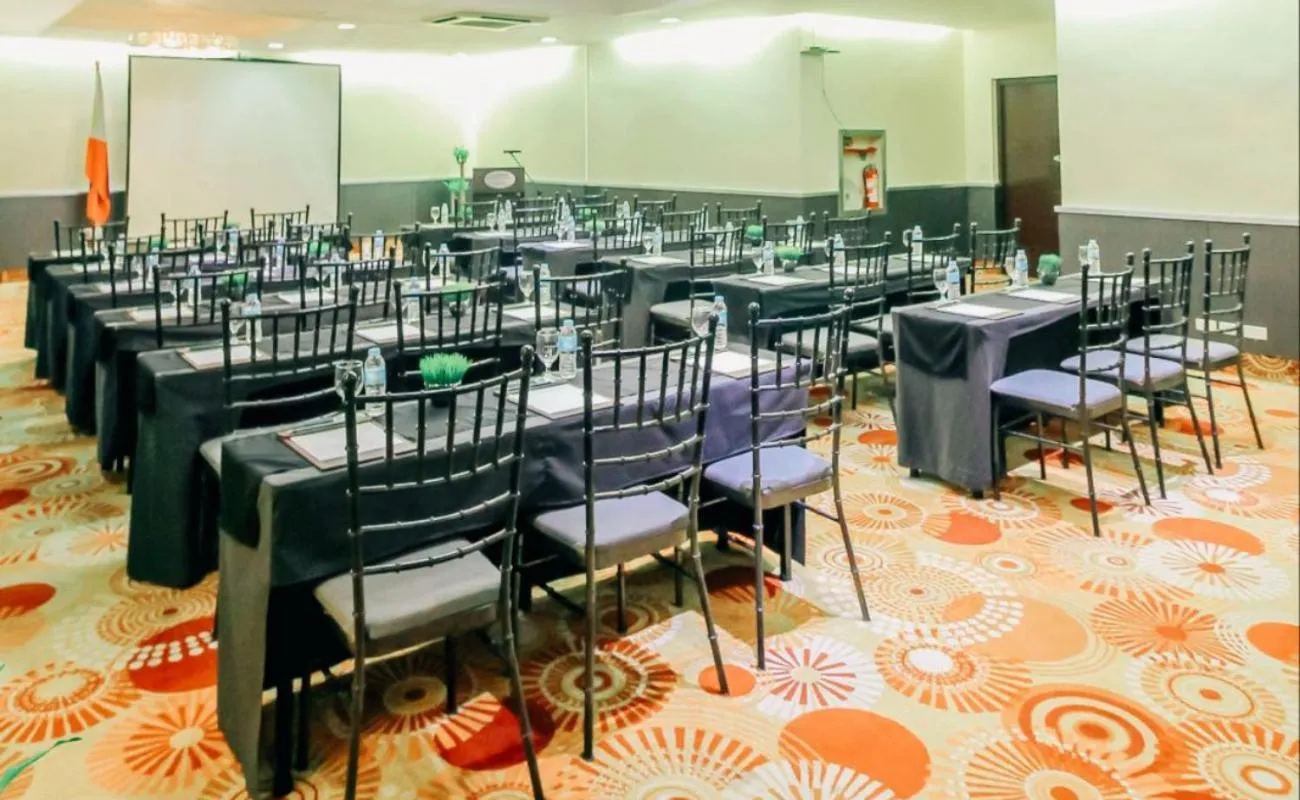 Banquet/Function facilities in Greenhills Elan Hotel Modern - Newly Renovated