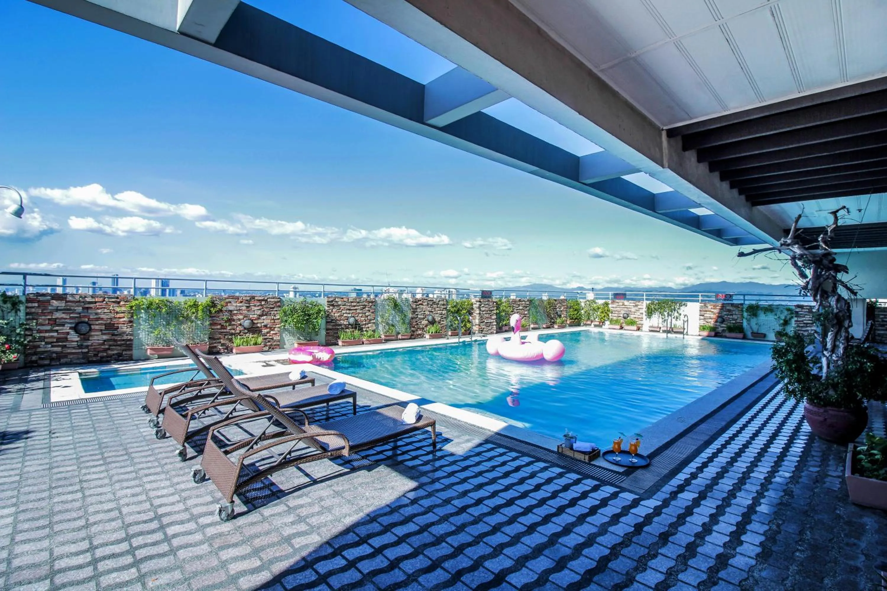 Swimming pool in Greenhills Elan Hotel Modern - Newly Renovated