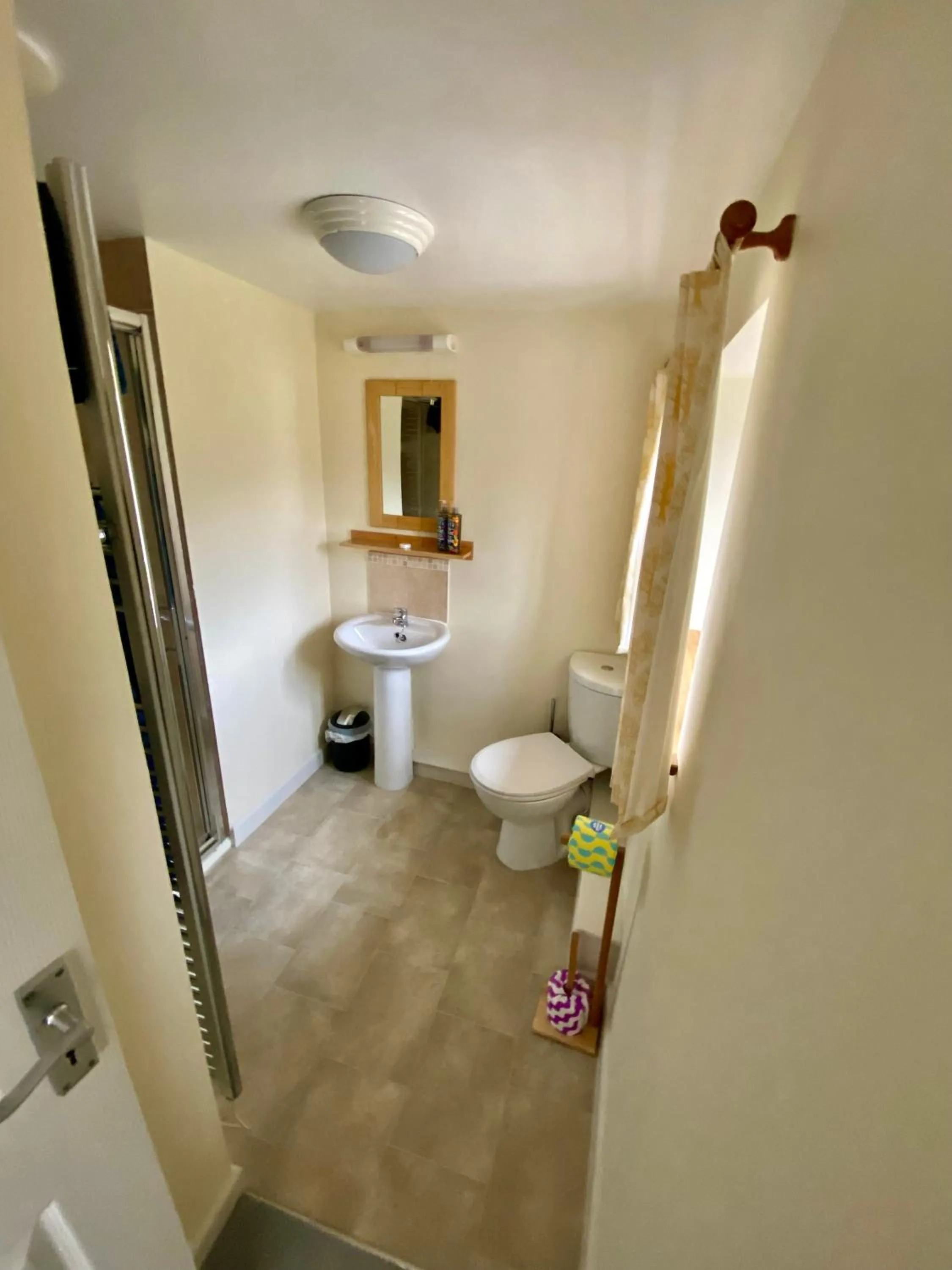 Bathroom in Lynwood House Bed and Breakfast