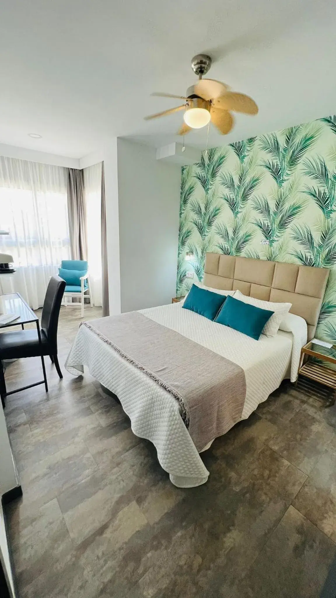 Standard Twin Room in Bajondillo Beach Cozy Inns Standard Twin Room in Bajondillo Beach Cozy Inns