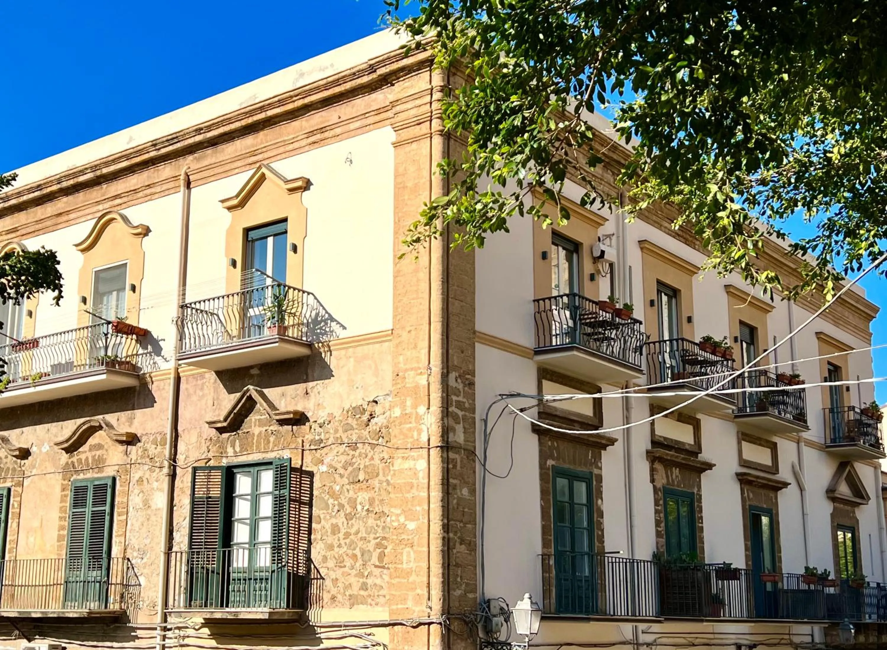 Property building in B&B Cortile Umberto I