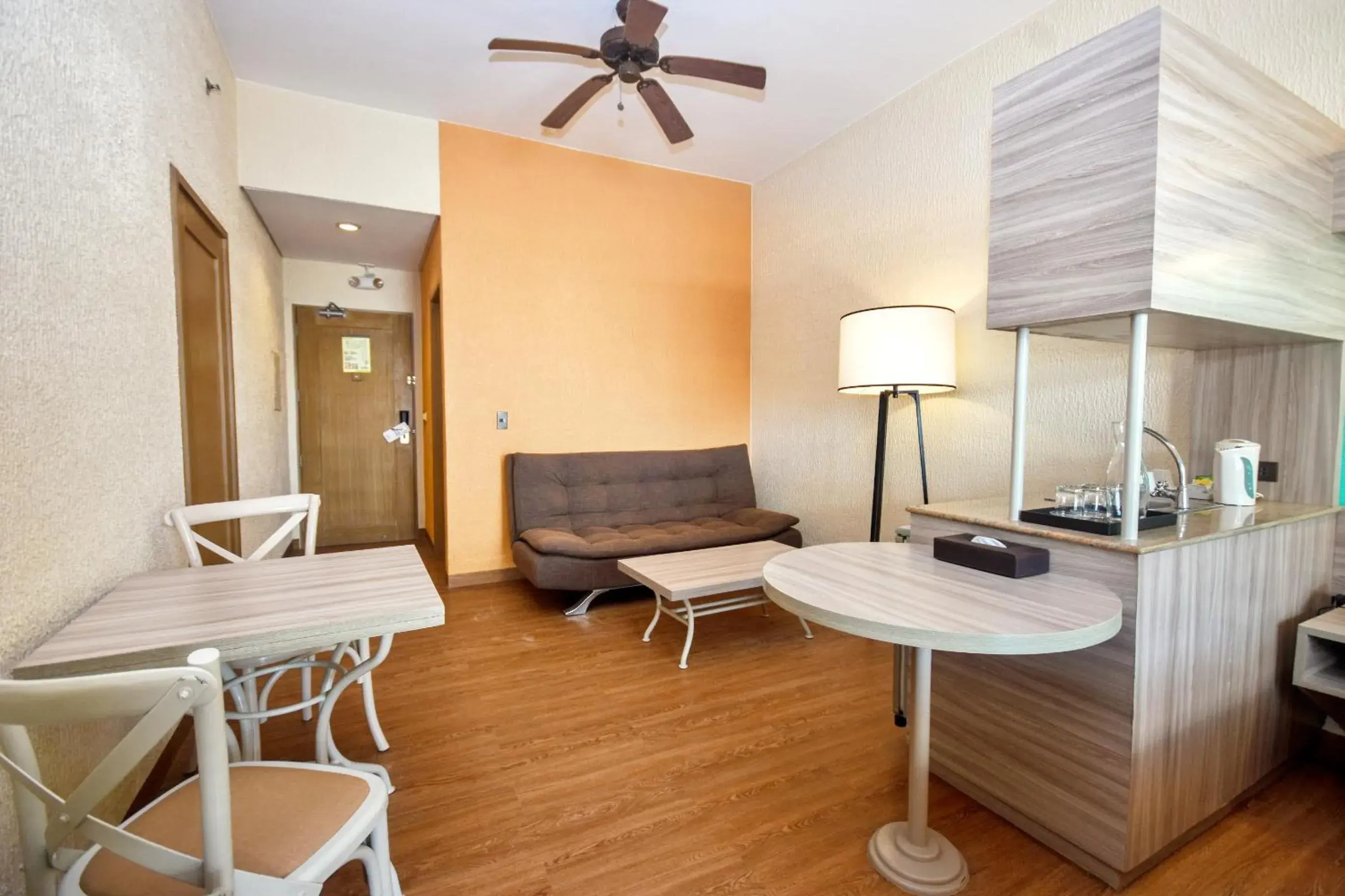 1 Queen Bed Suite, Non-Smoking in Microtel by Wyndham Boracay 1 Queen Bed Suite, Non-Smoking in Microtel by Wyndham Boracay