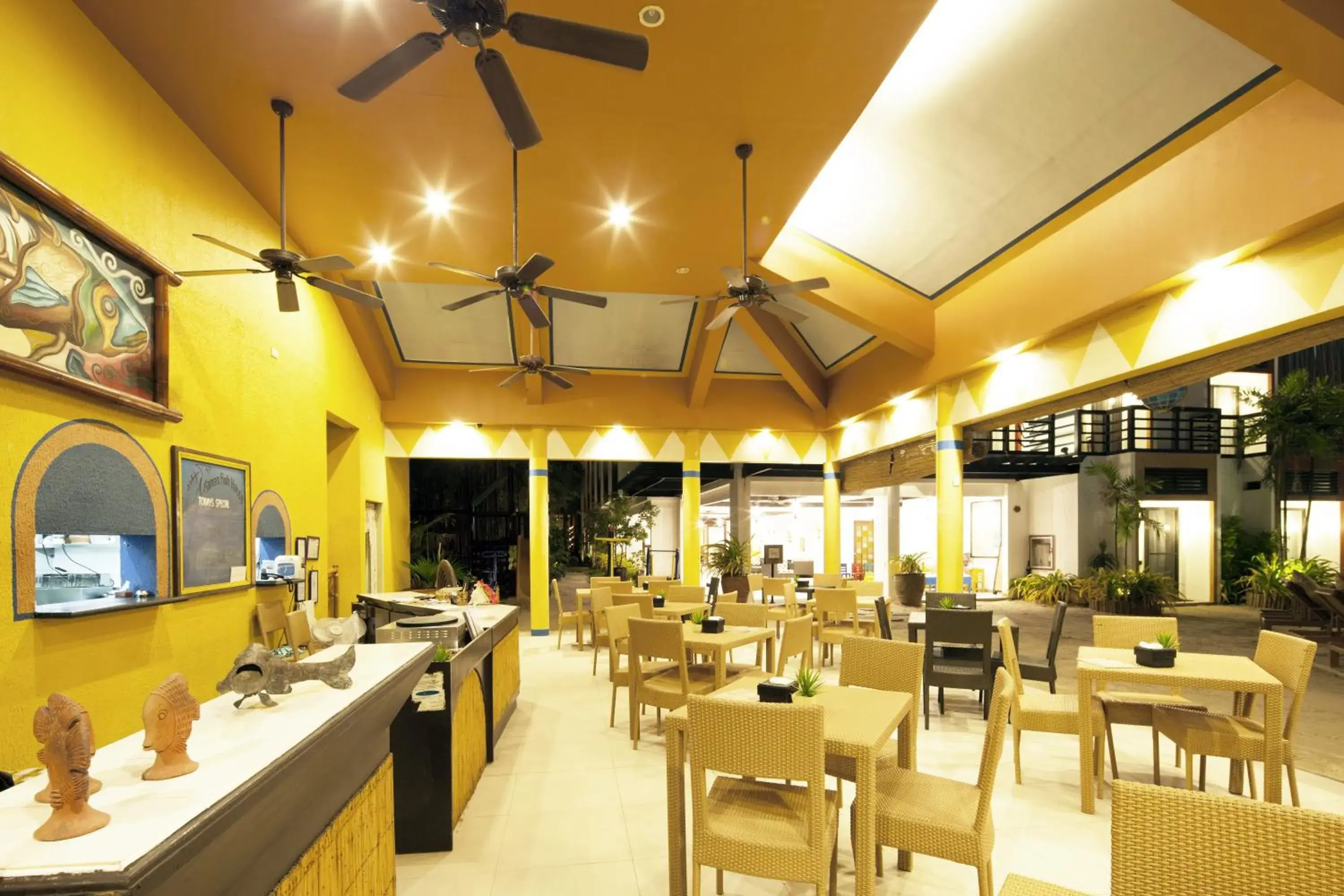 Restaurant/places to eat in Microtel by Wyndham Boracay Restaurant/places to eat in Microtel by Wyndham Boracay
