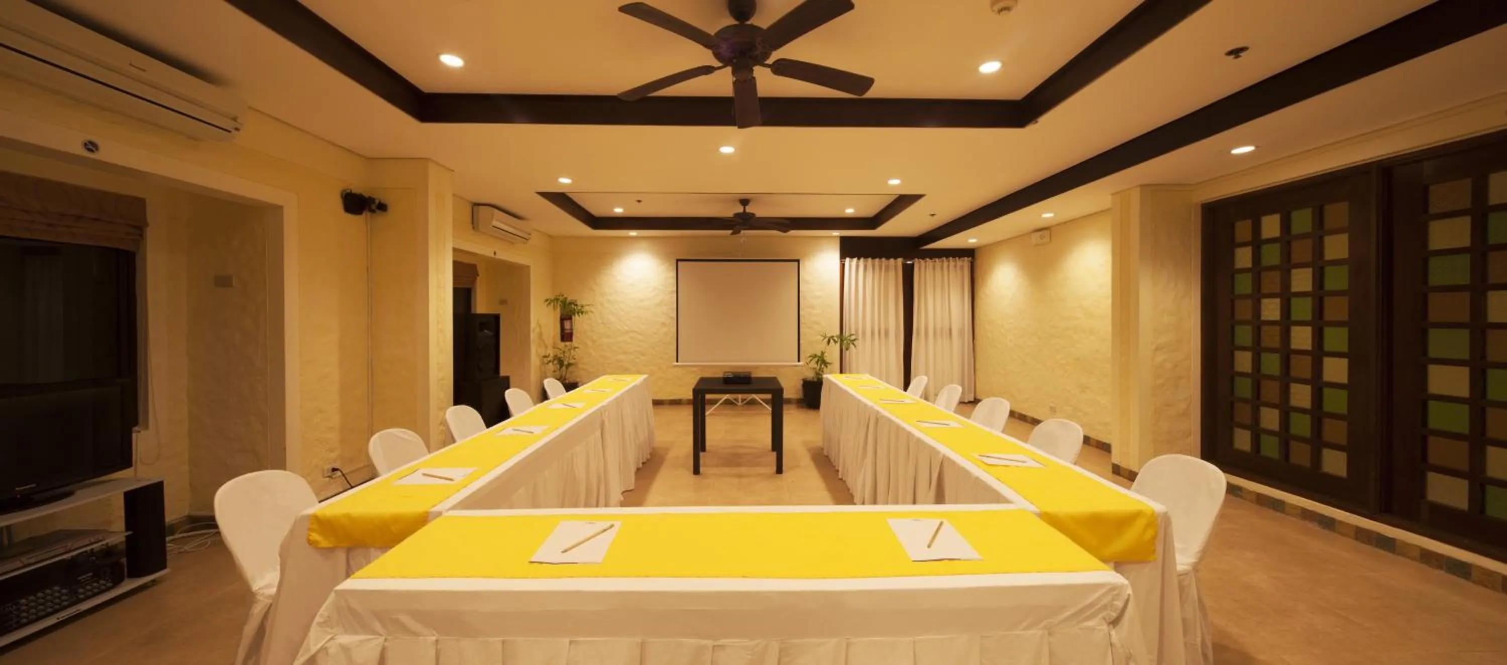 Banquet/Function facilities in Microtel by Wyndham Boracay