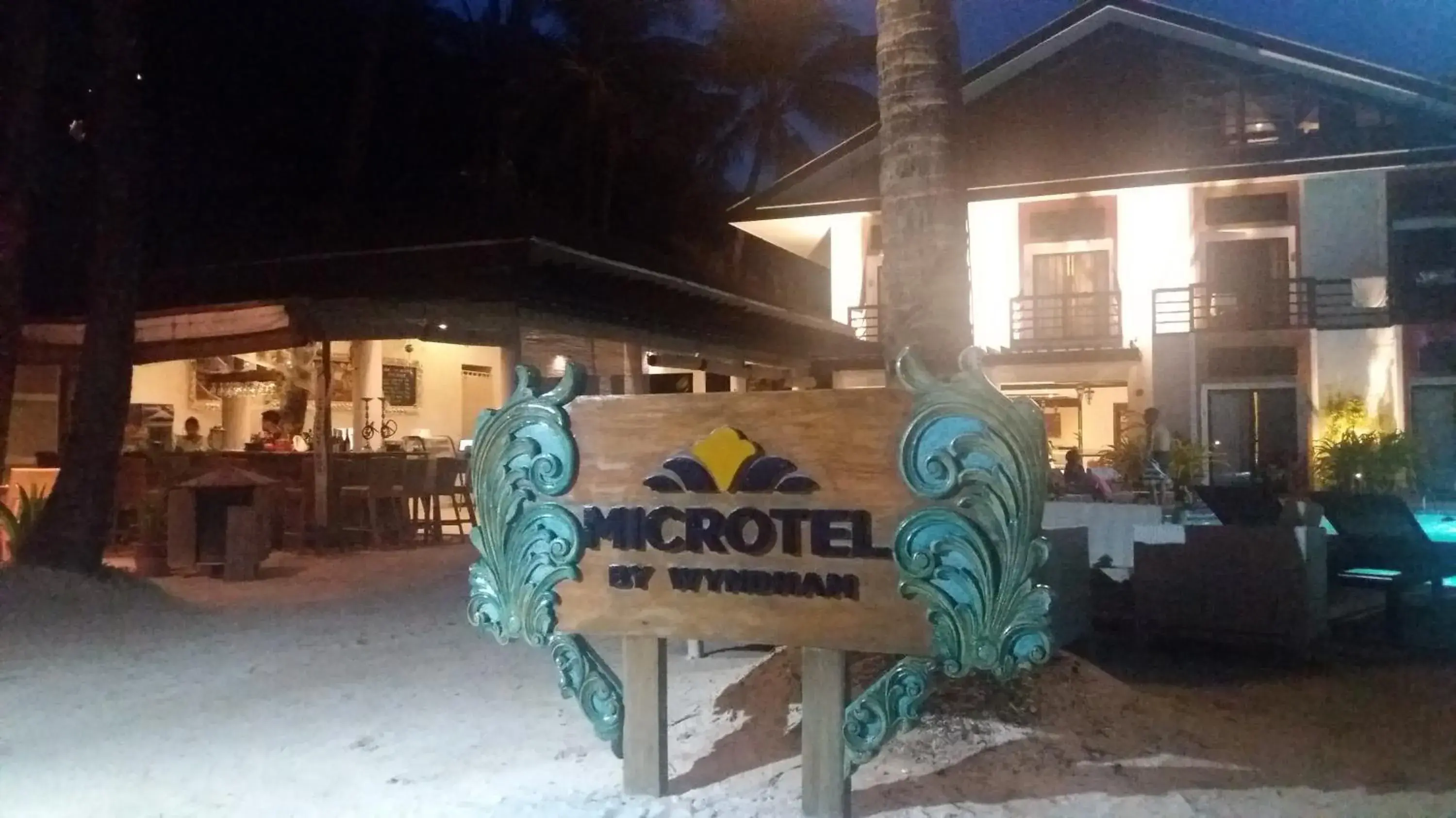 Facade/entrance in Microtel by Wyndham Boracay Facade/entrance in Microtel by Wyndham Boracay