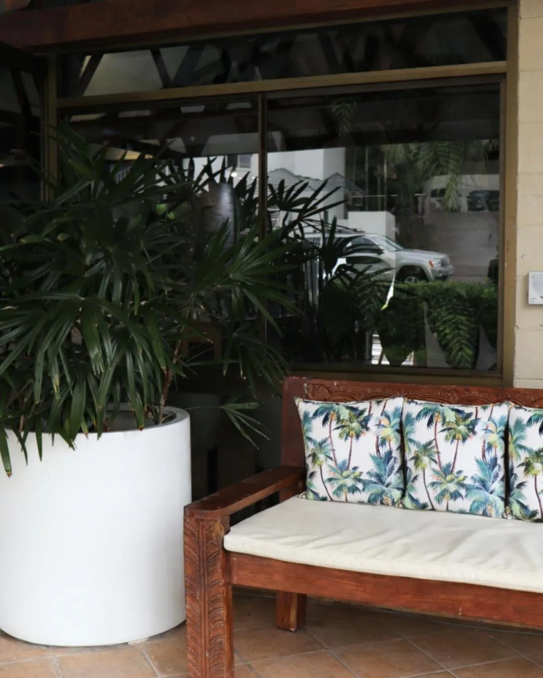 Property building in Colonial Palms Motor Inn