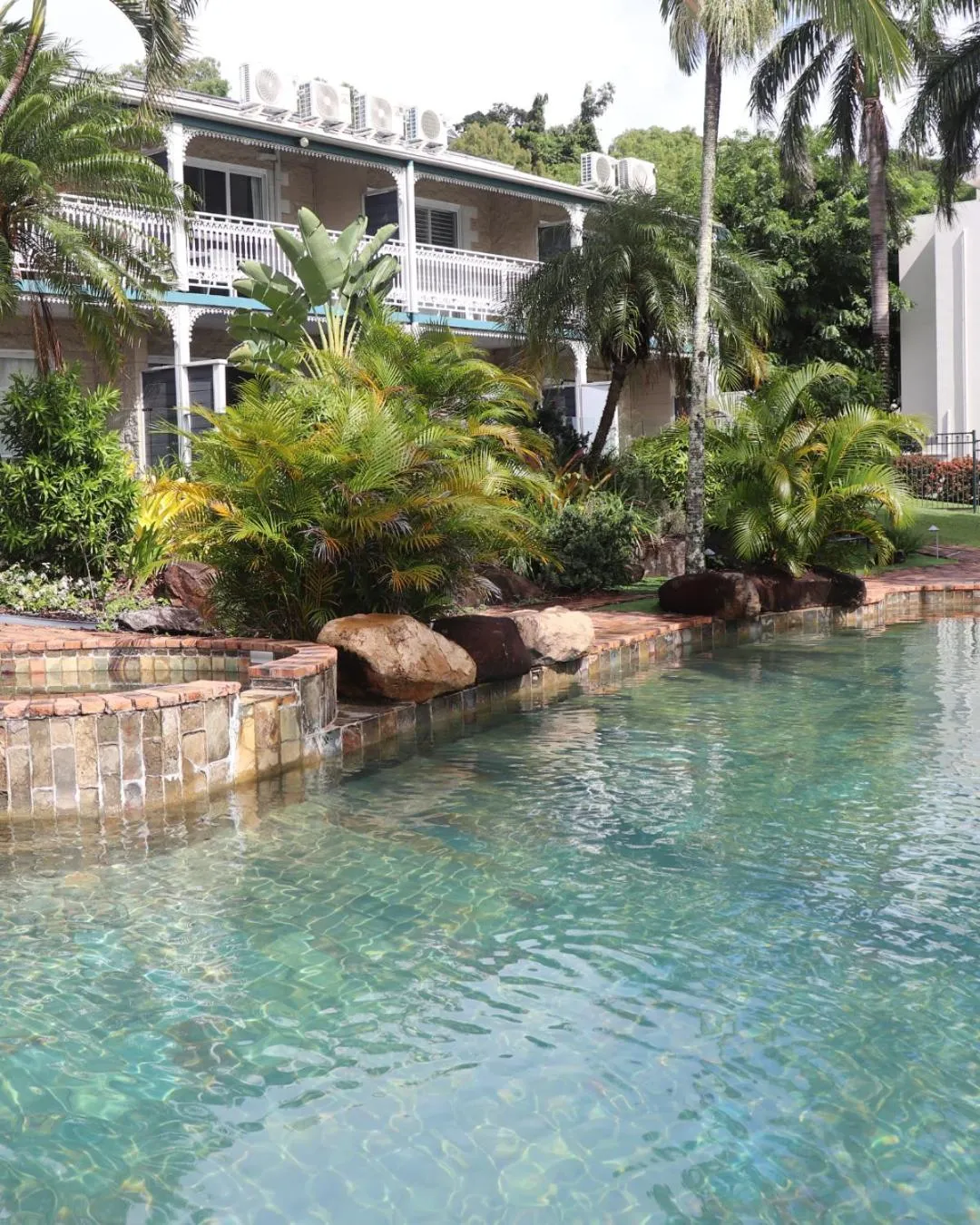 Garden in Colonial Palms Motor Inn