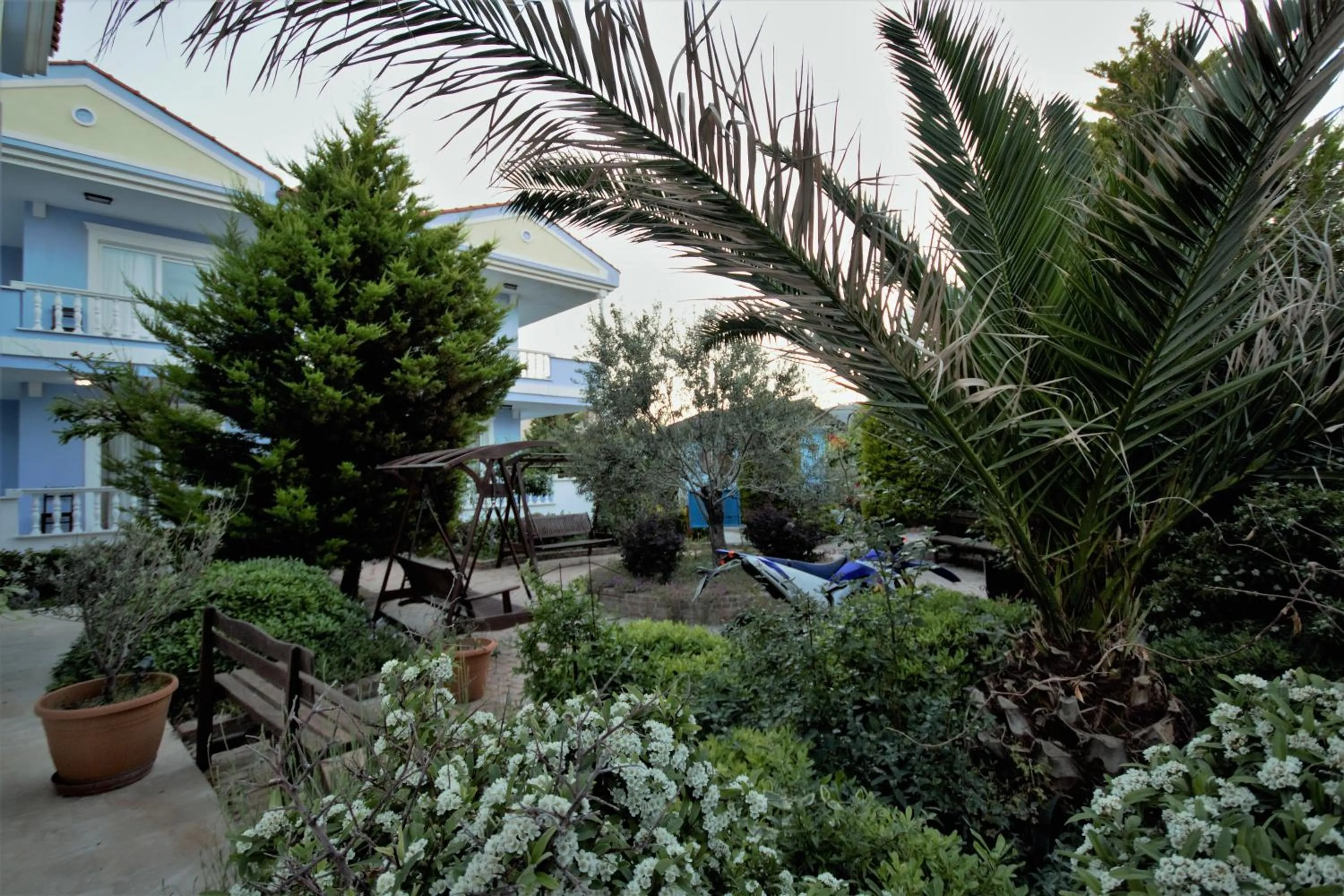 Garden in Cundavilla Hotel & Suites