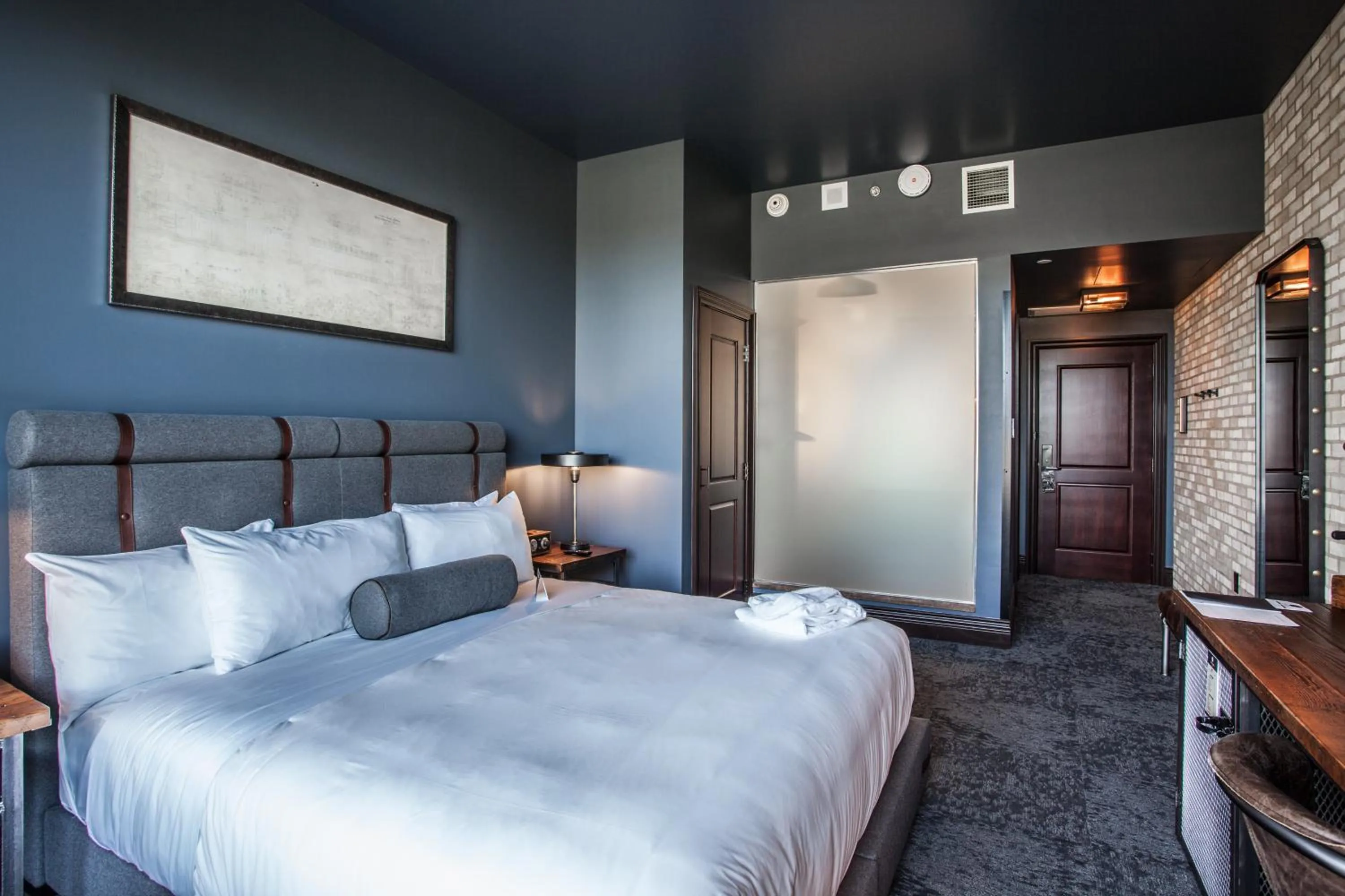 Bed in Ironworks Hotel Indy