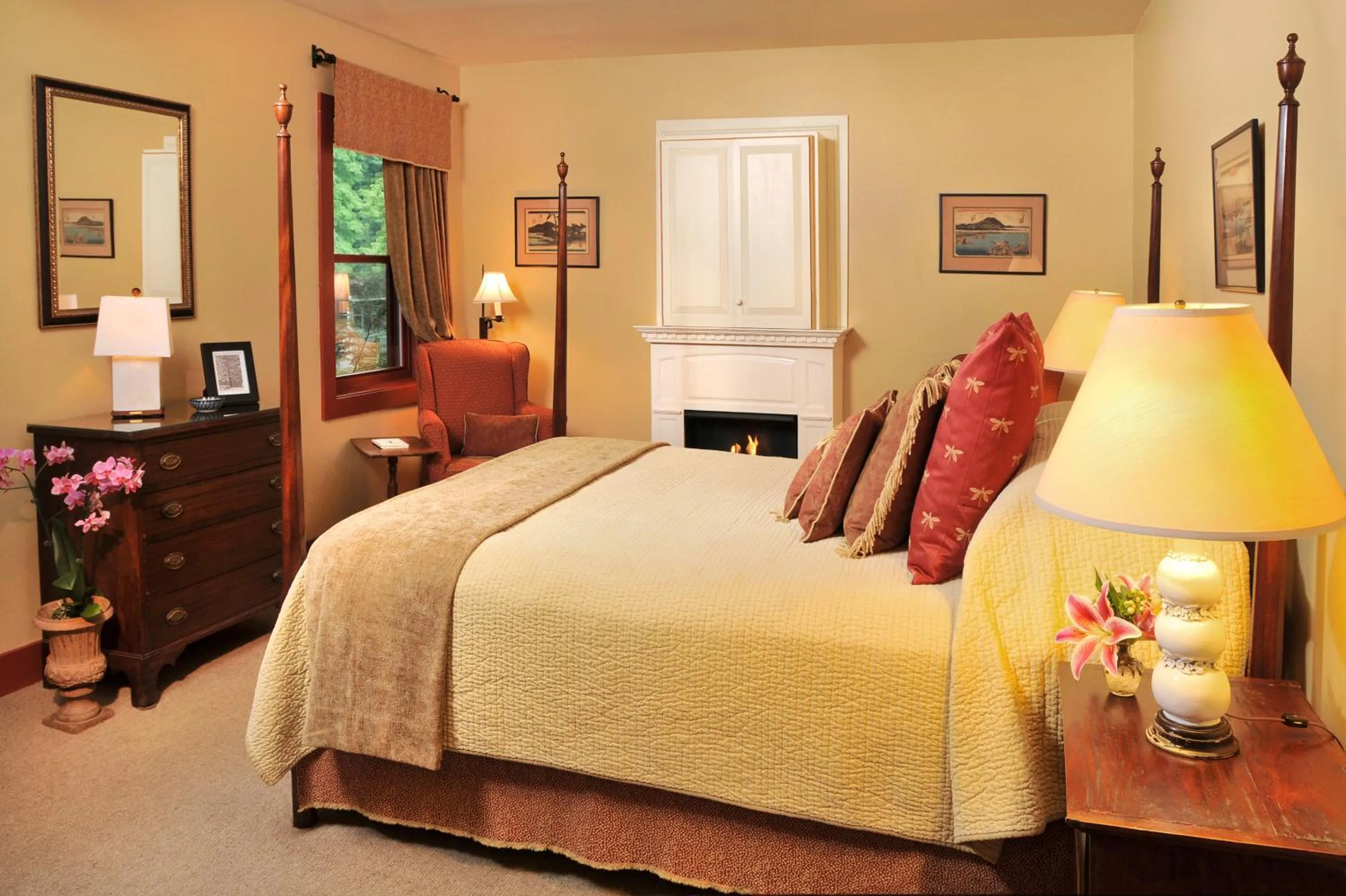 Bedroom, Bed in 1795 Acorn Inn Bed and Breakfast