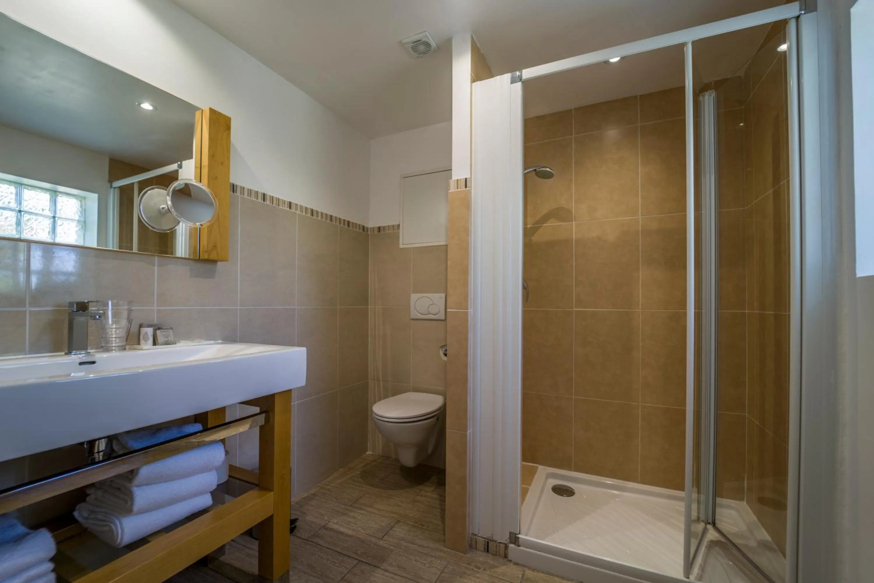 Shower in Mas De Calabrun