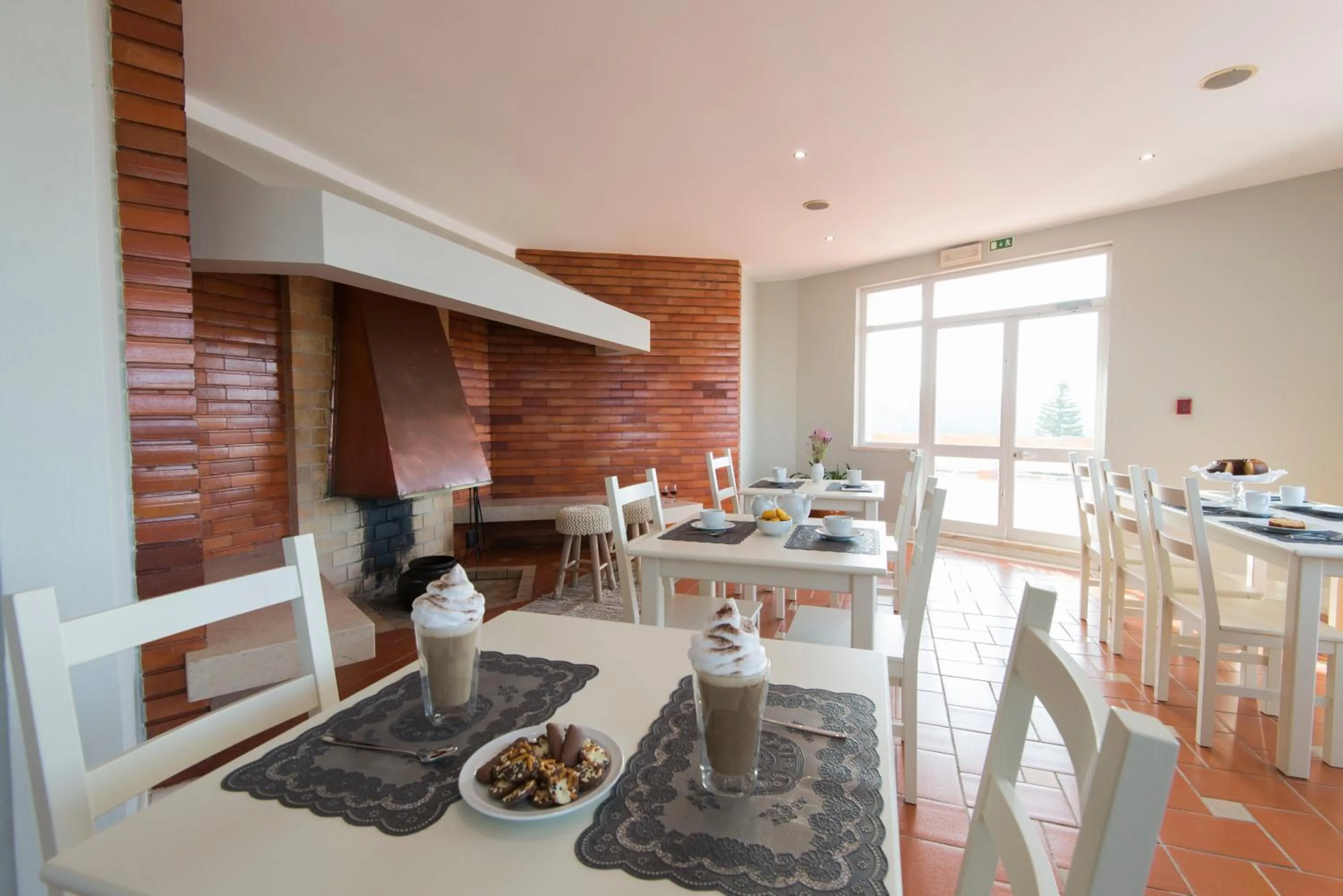 Restaurant/places to eat in Santa Clara Country Hotel