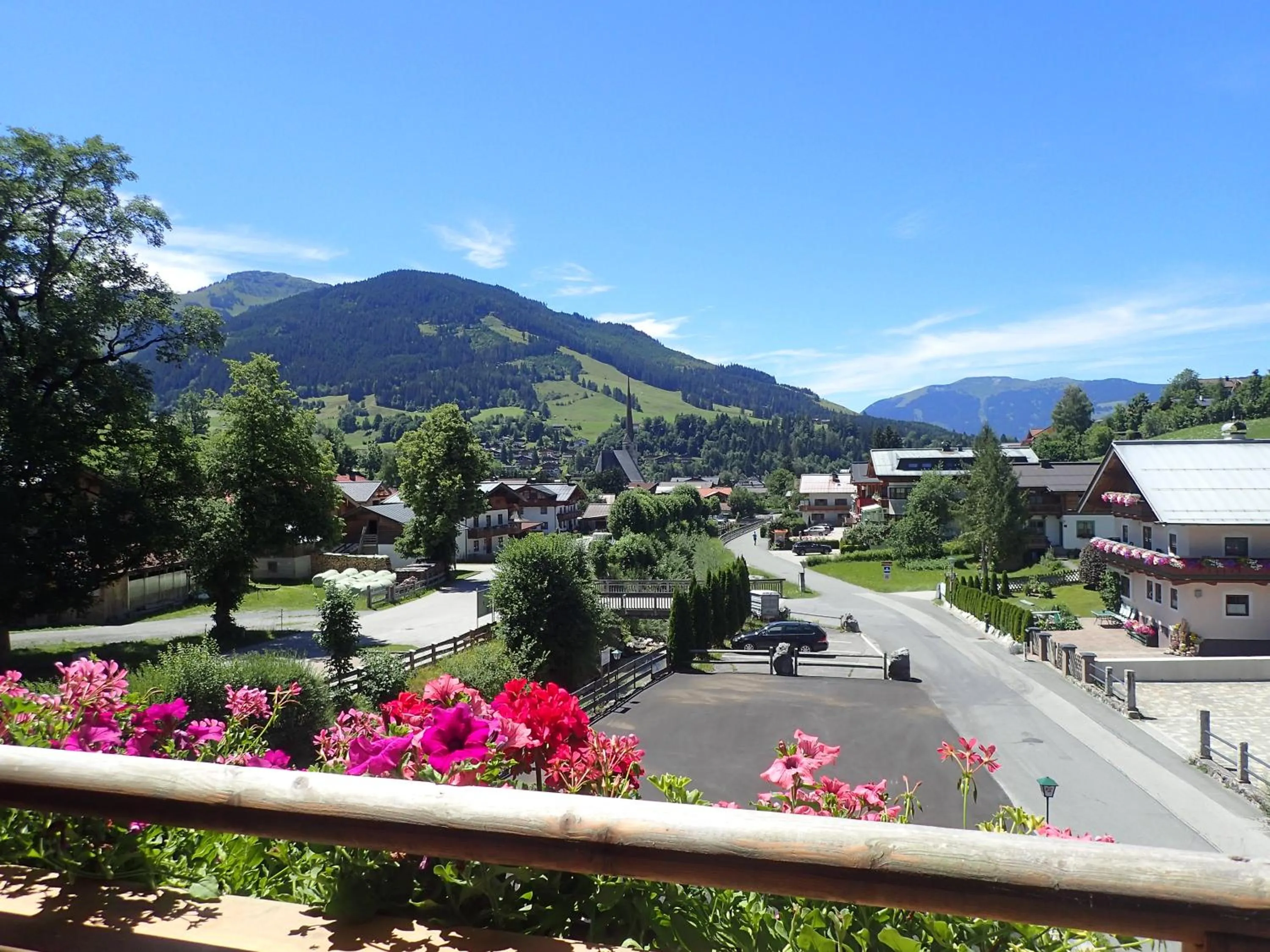 Parking in Hotel Sonnenlicht Maria Alm