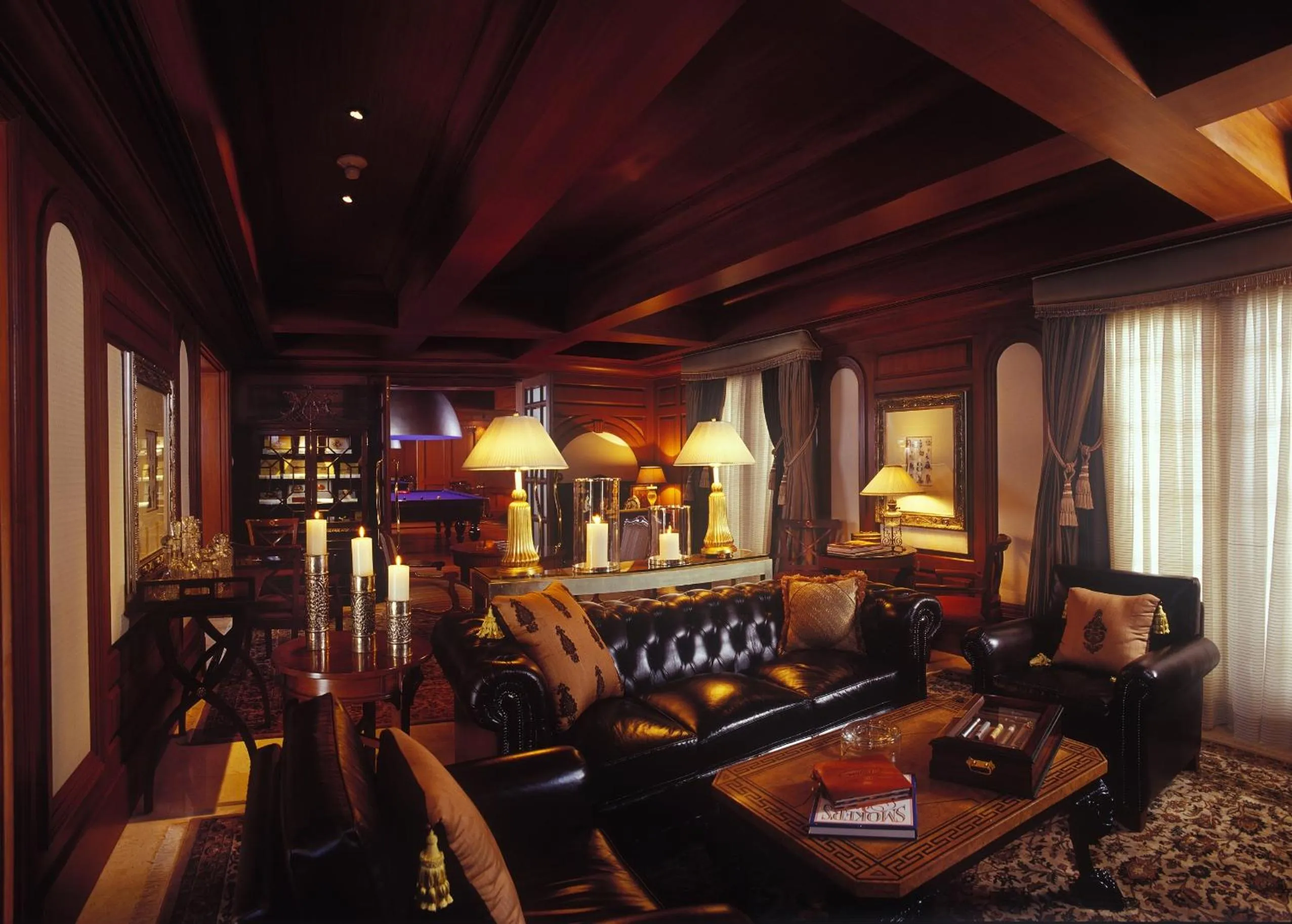 Lounge or bar in The Leela Palace Bengaluru