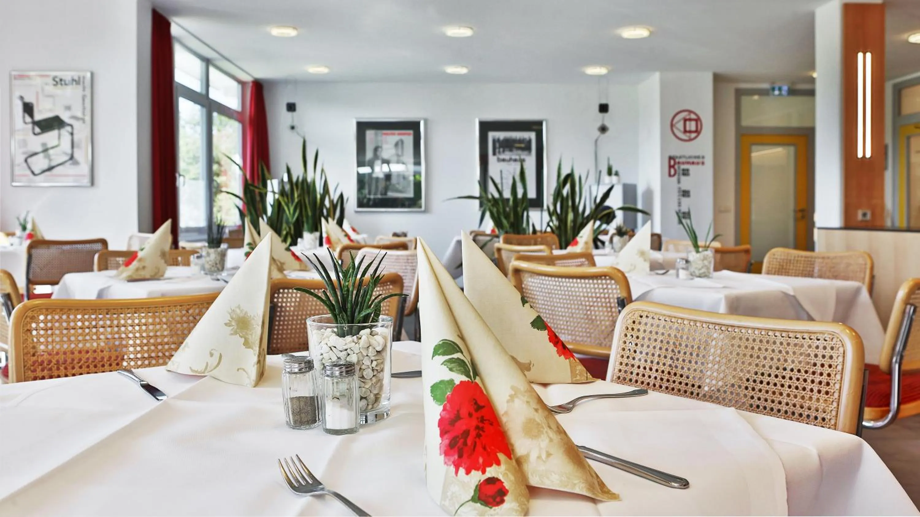 Restaurant/places to eat in Hotel ISG Heidelberg