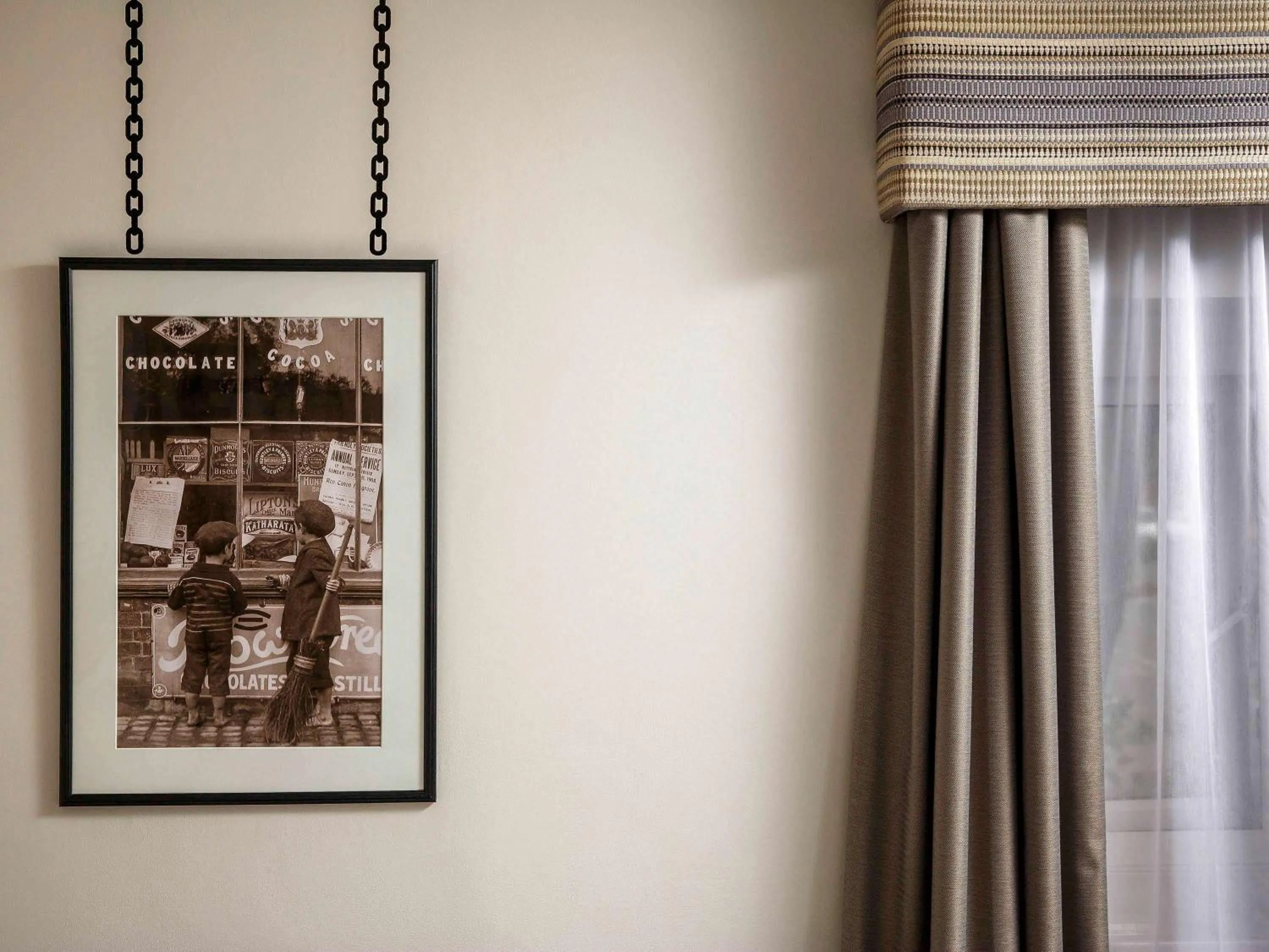 Photo of the whole room in ibis Styles Birmingham Oldbury