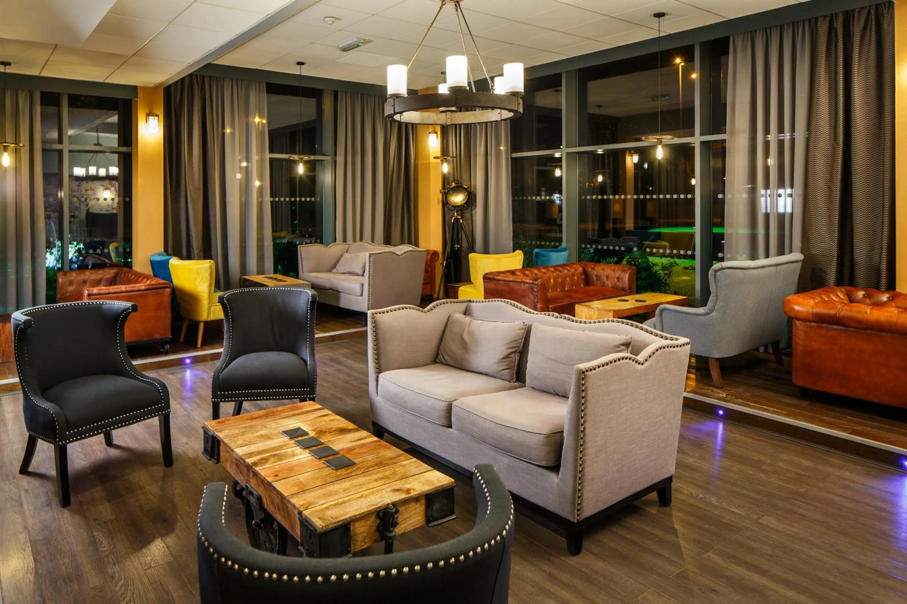 Communal lounge/ TV room, Lounge/Bar in ibis Styles Birmingham Oldbury