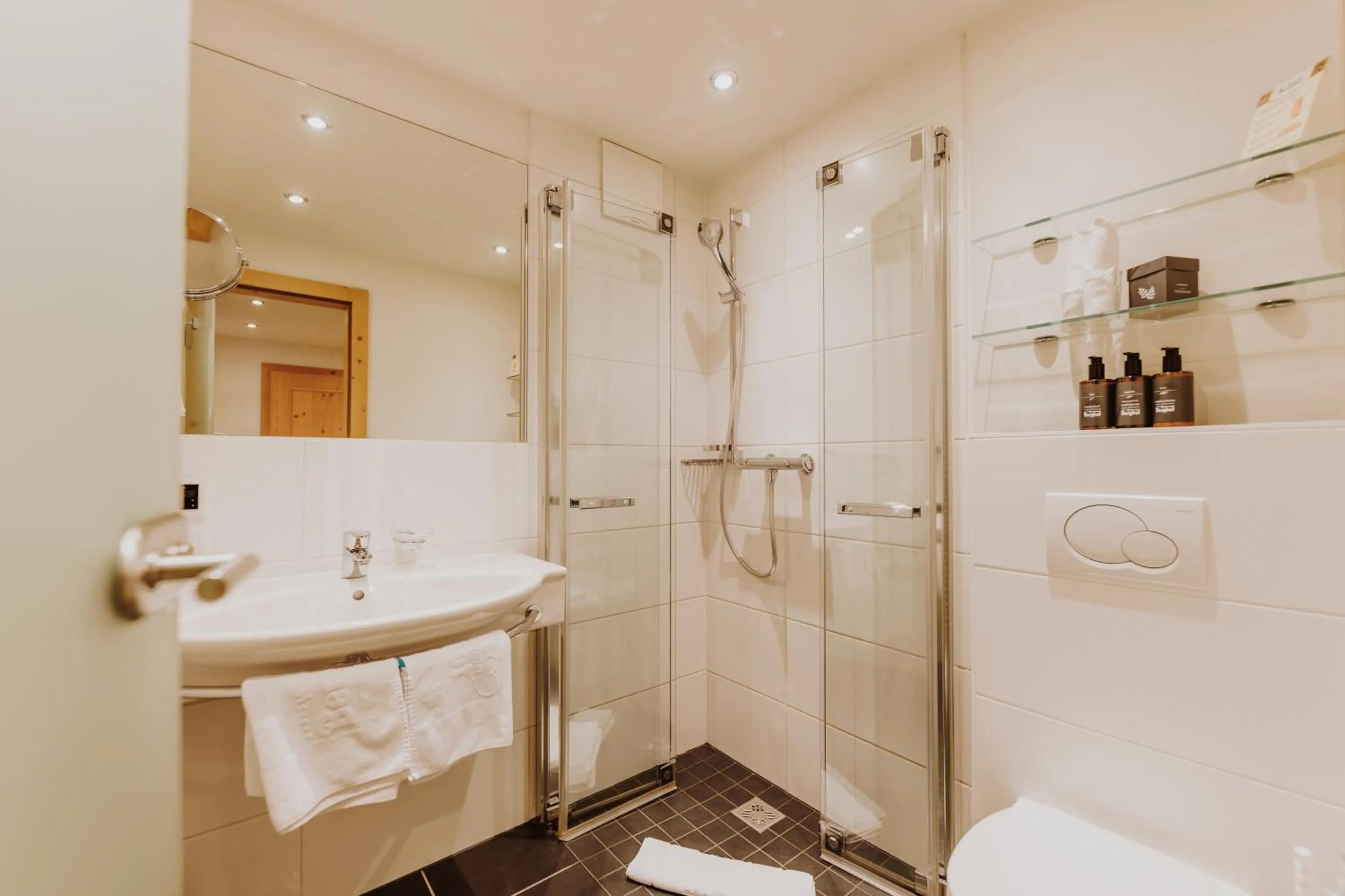 Bathroom in Verwöhnhotel Berghof