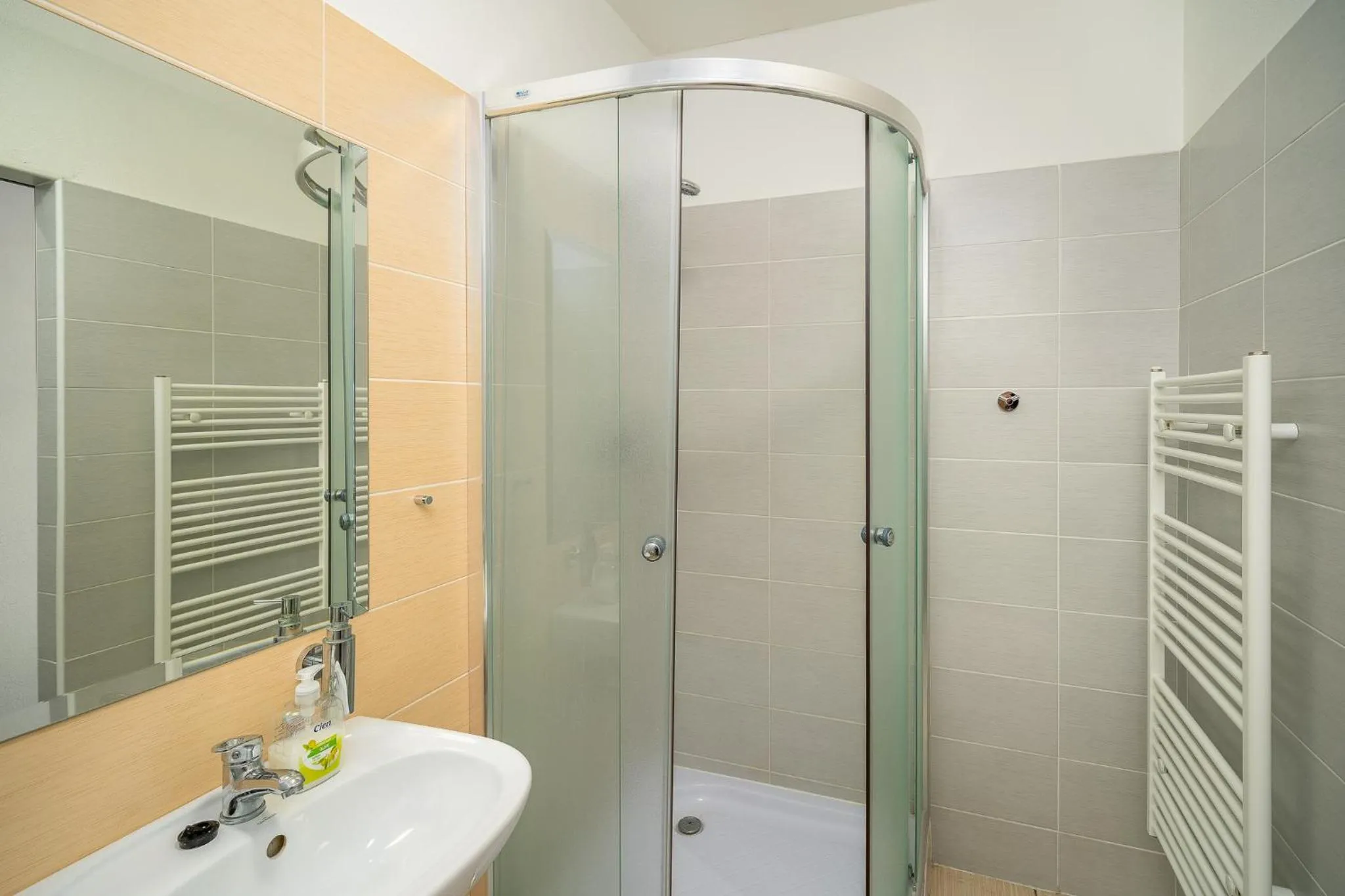 Leone Penzion&Restaurant