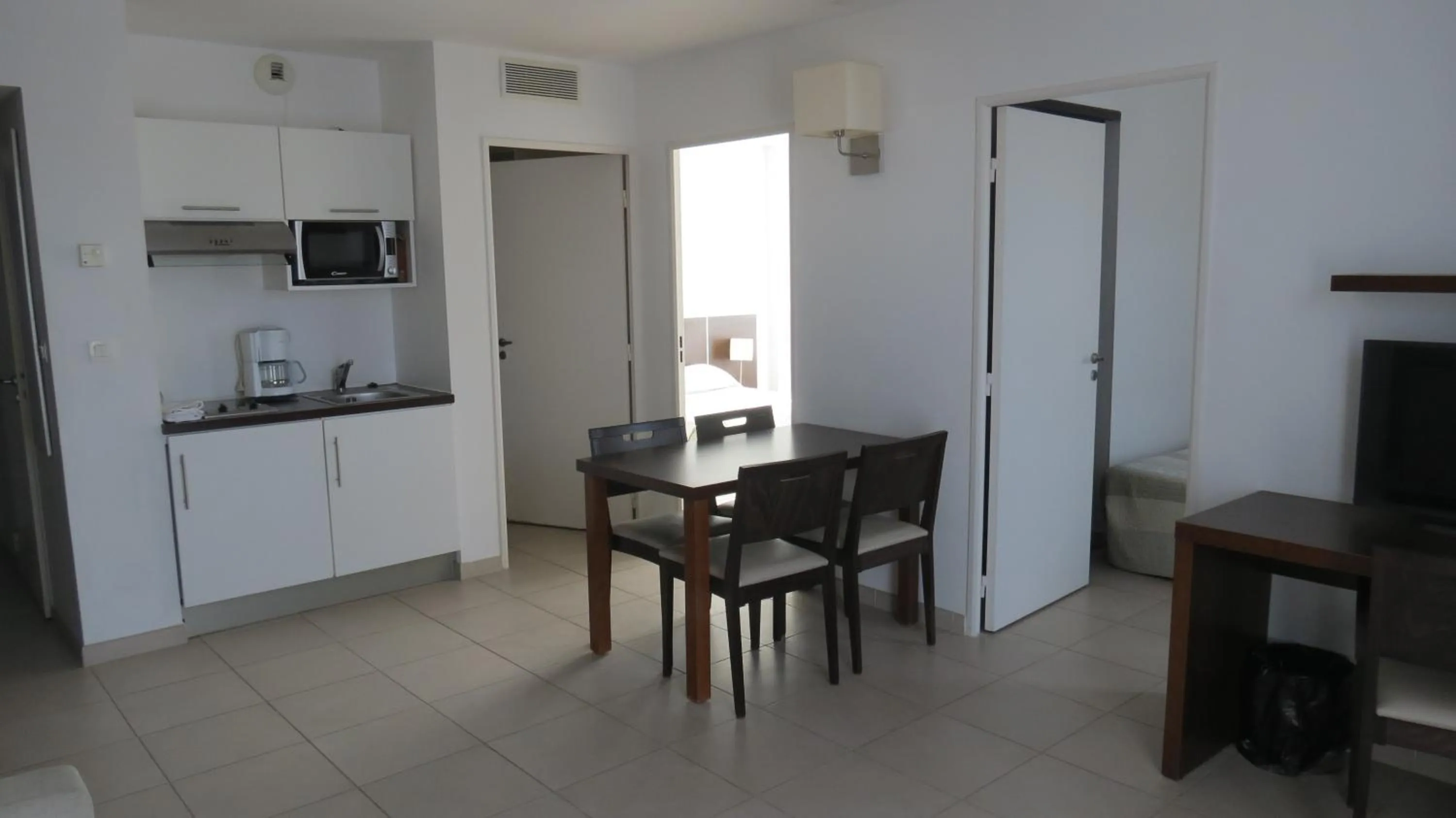 Kitchen or kitchenette in Residence Services Calypso Calanques Plage