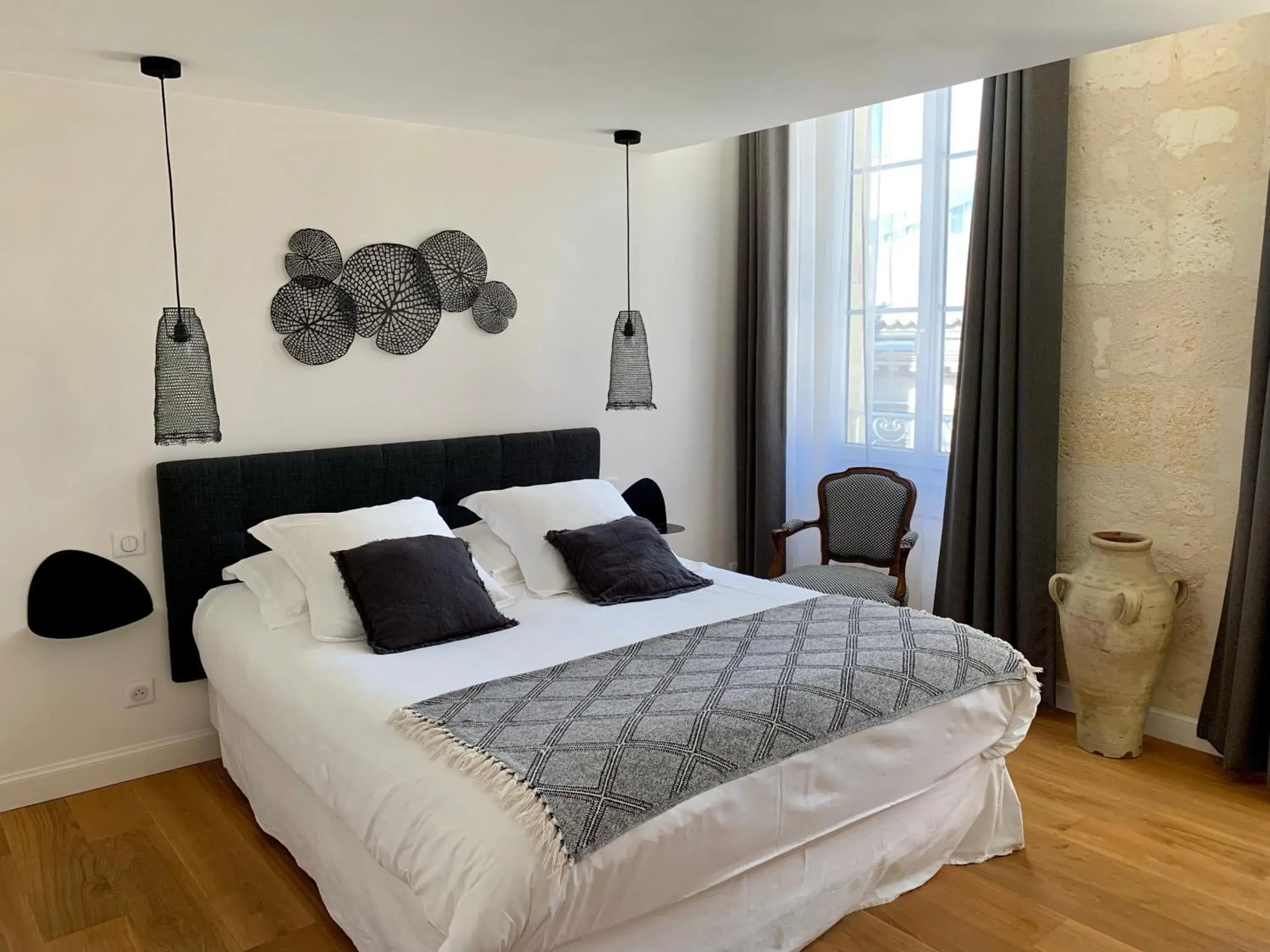 Large Double Room in La Maison Odeia Bordeaux Centre Large Double Room in La Maison Odeia Bordeaux Centre