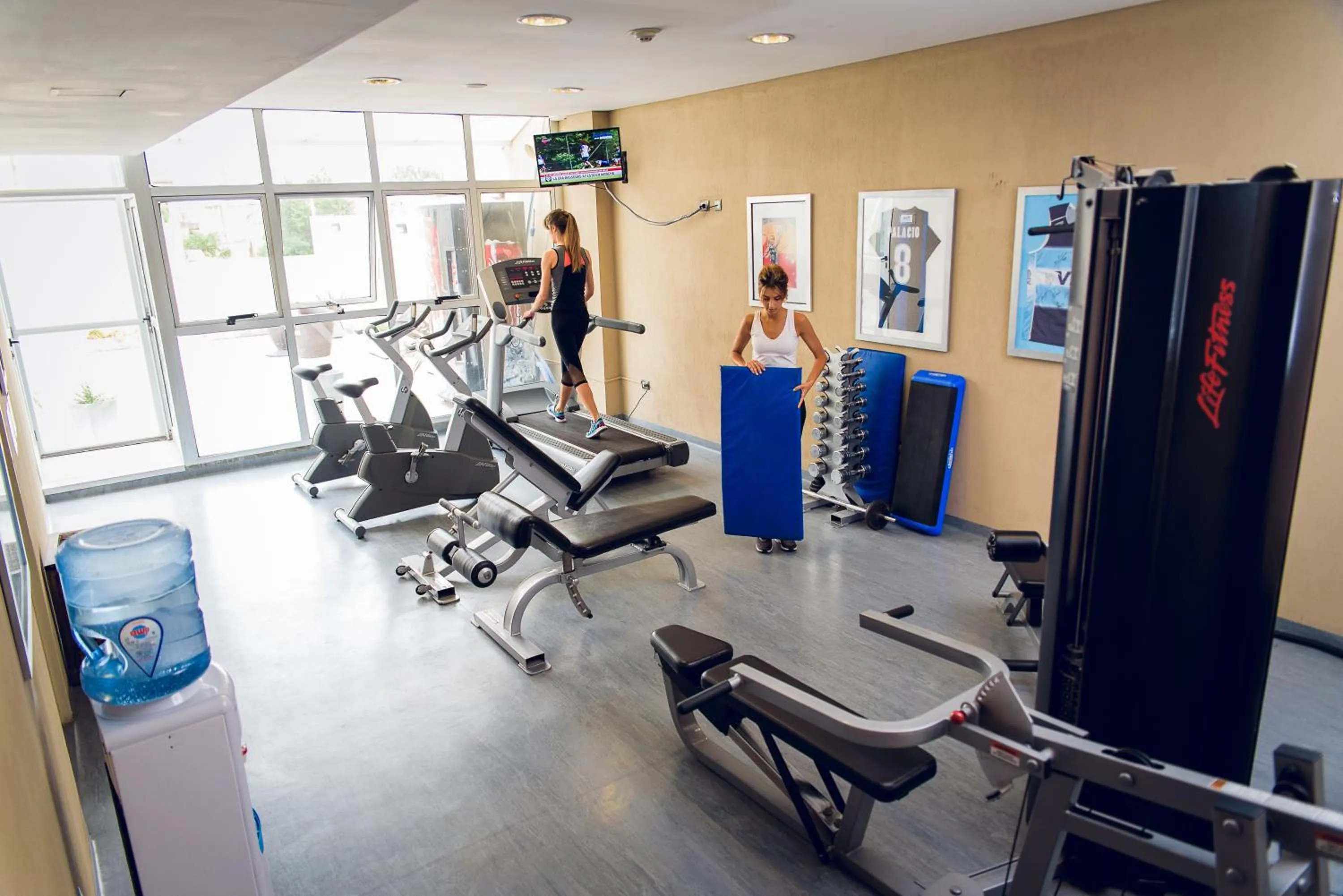 Fitness centre/facilities in Land Plaza Hotel