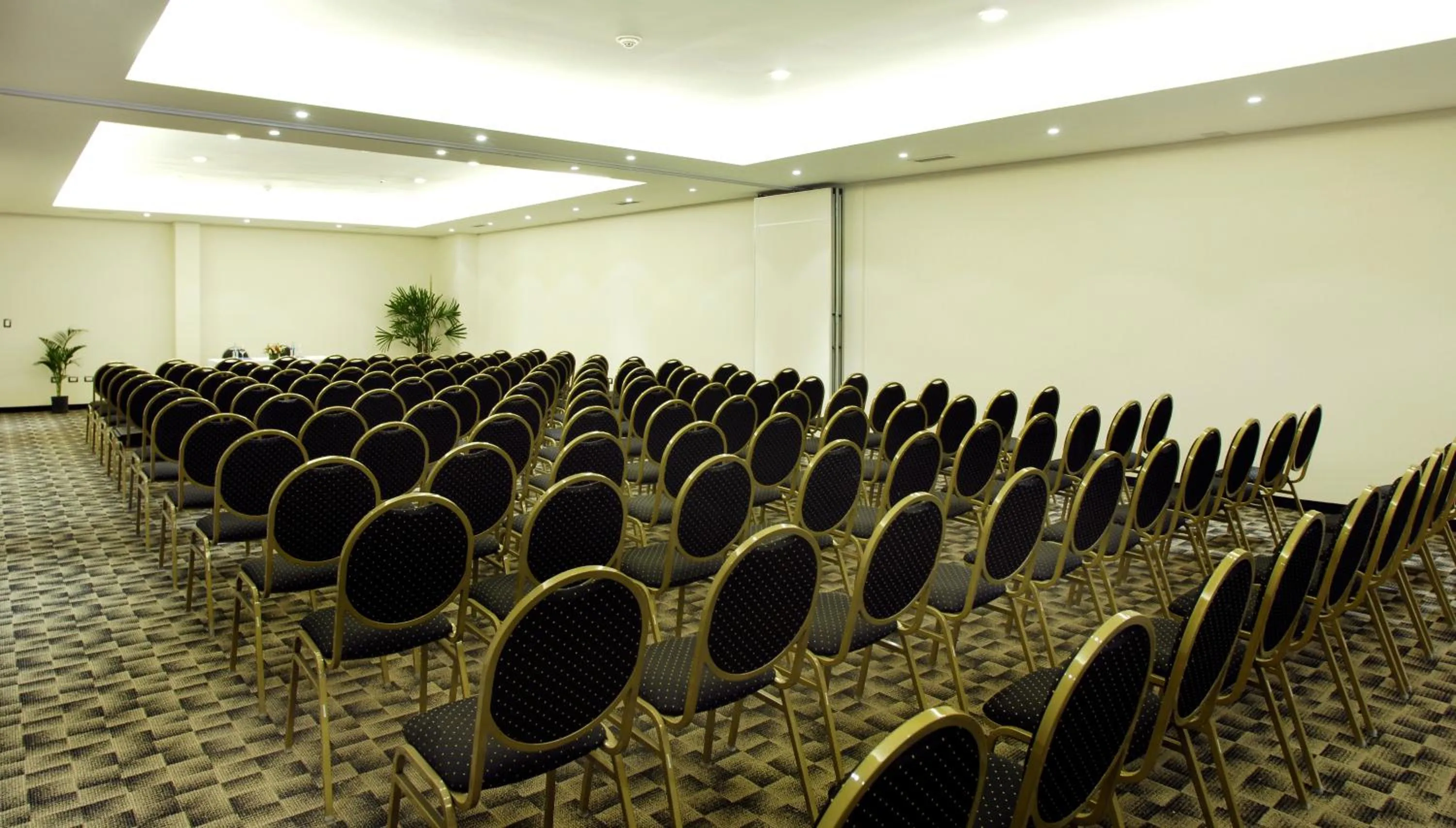 Banquet/Function facilities in Land Plaza Hotel