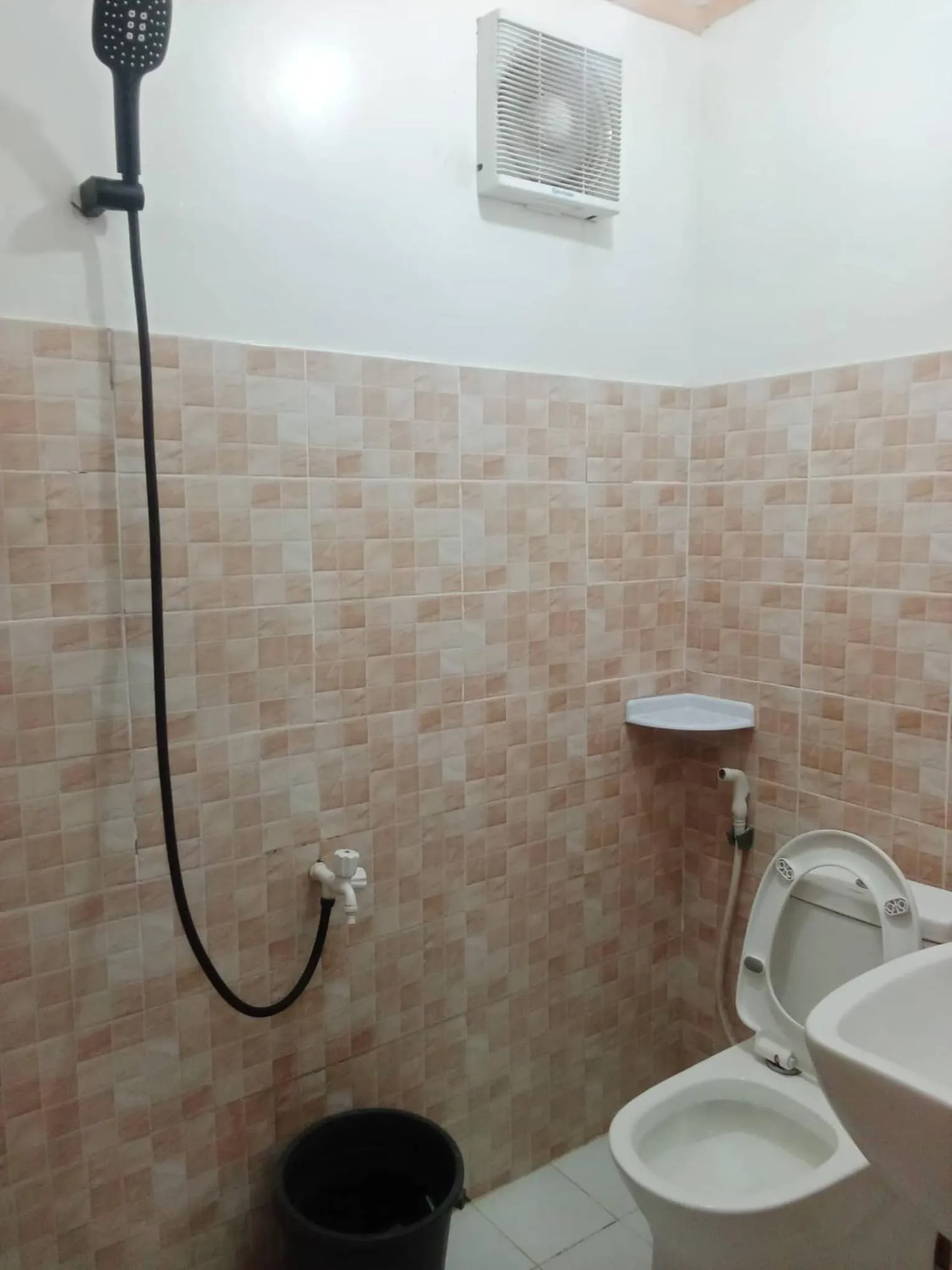 Bathroom in A's Azotea de Bohol