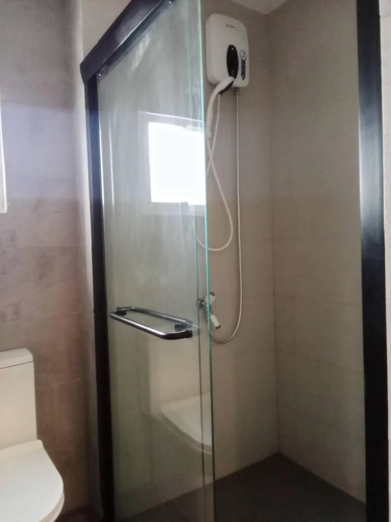 Shower in A's Azotea de Bohol