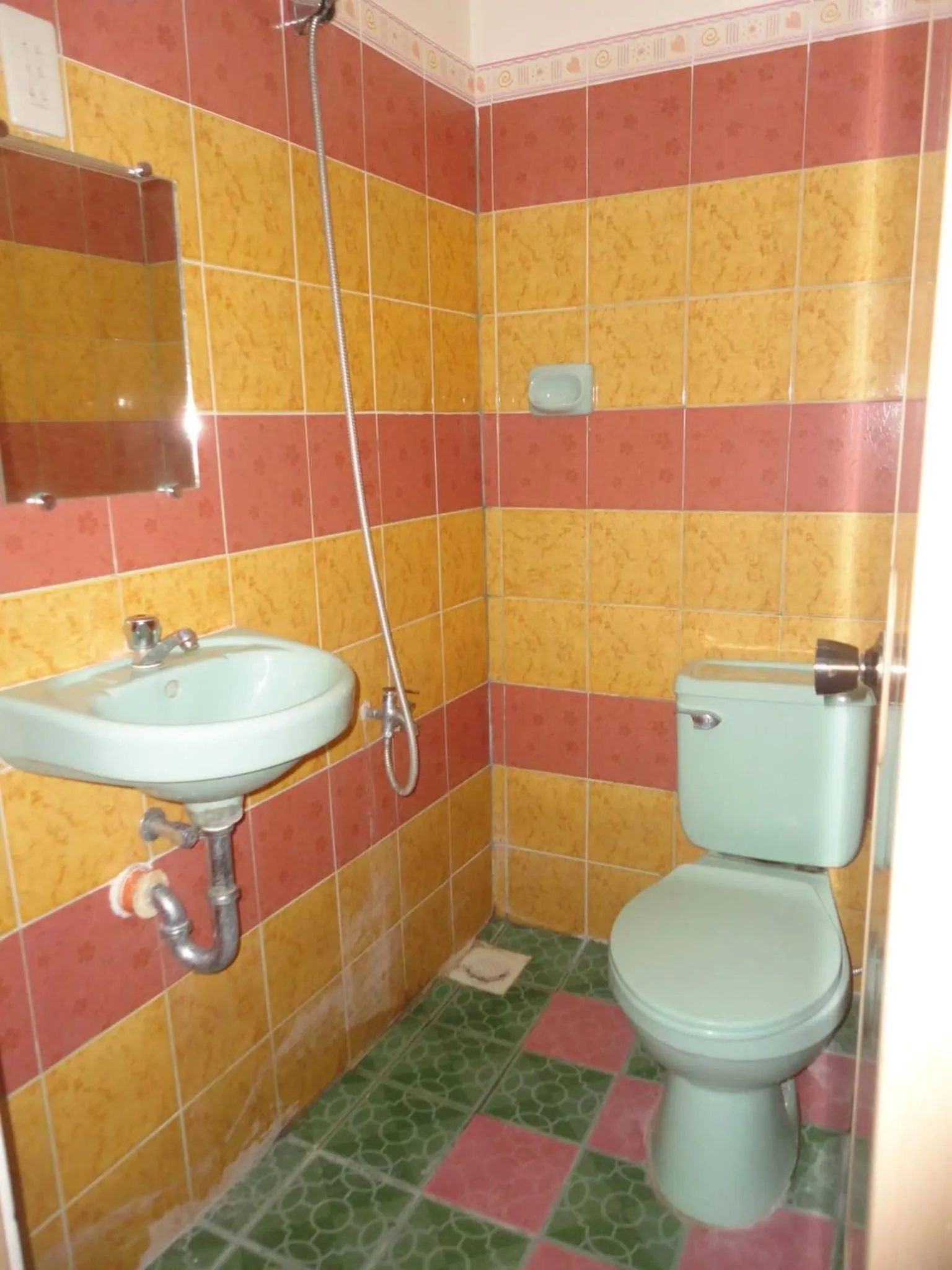 Toilet in A's Azotea de Bohol