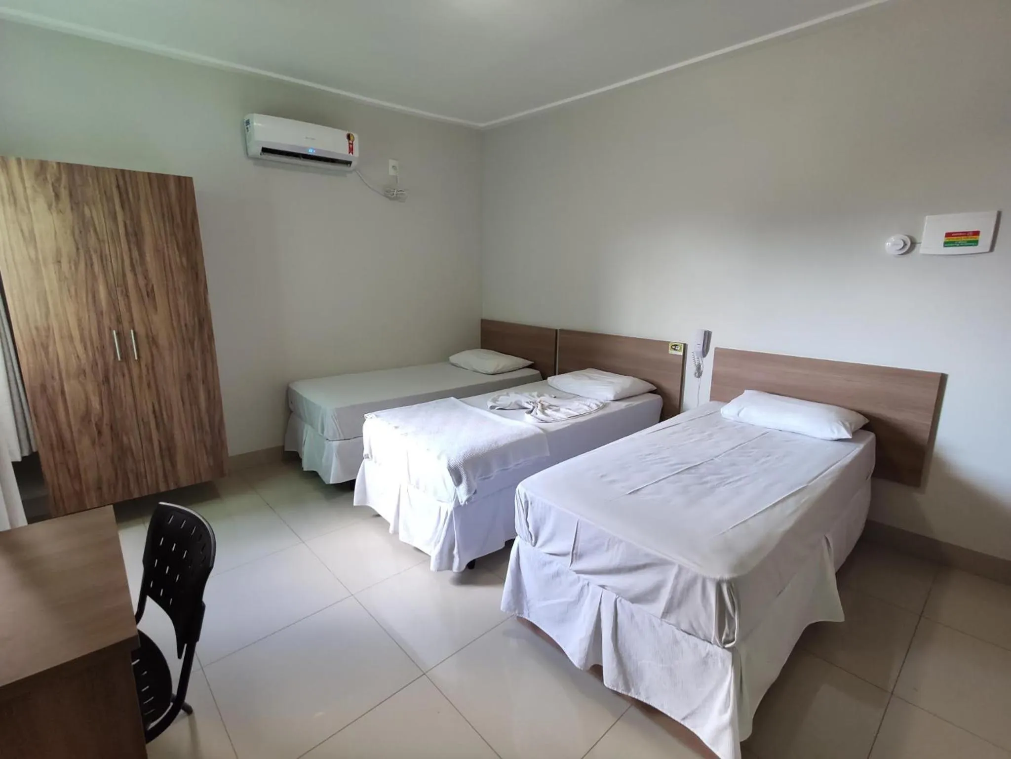 Bed in Cemarim Hotel