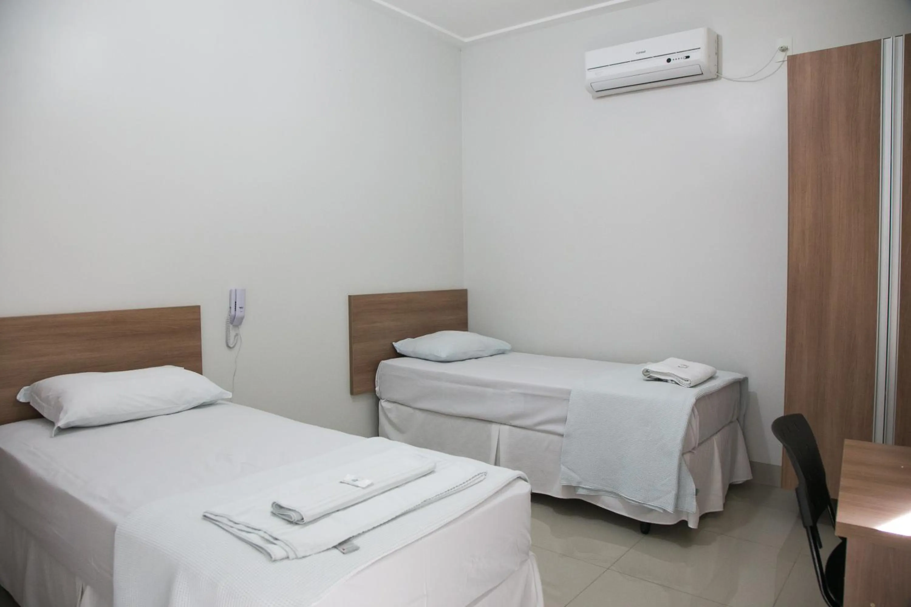 Bed in Cemarim Hotel