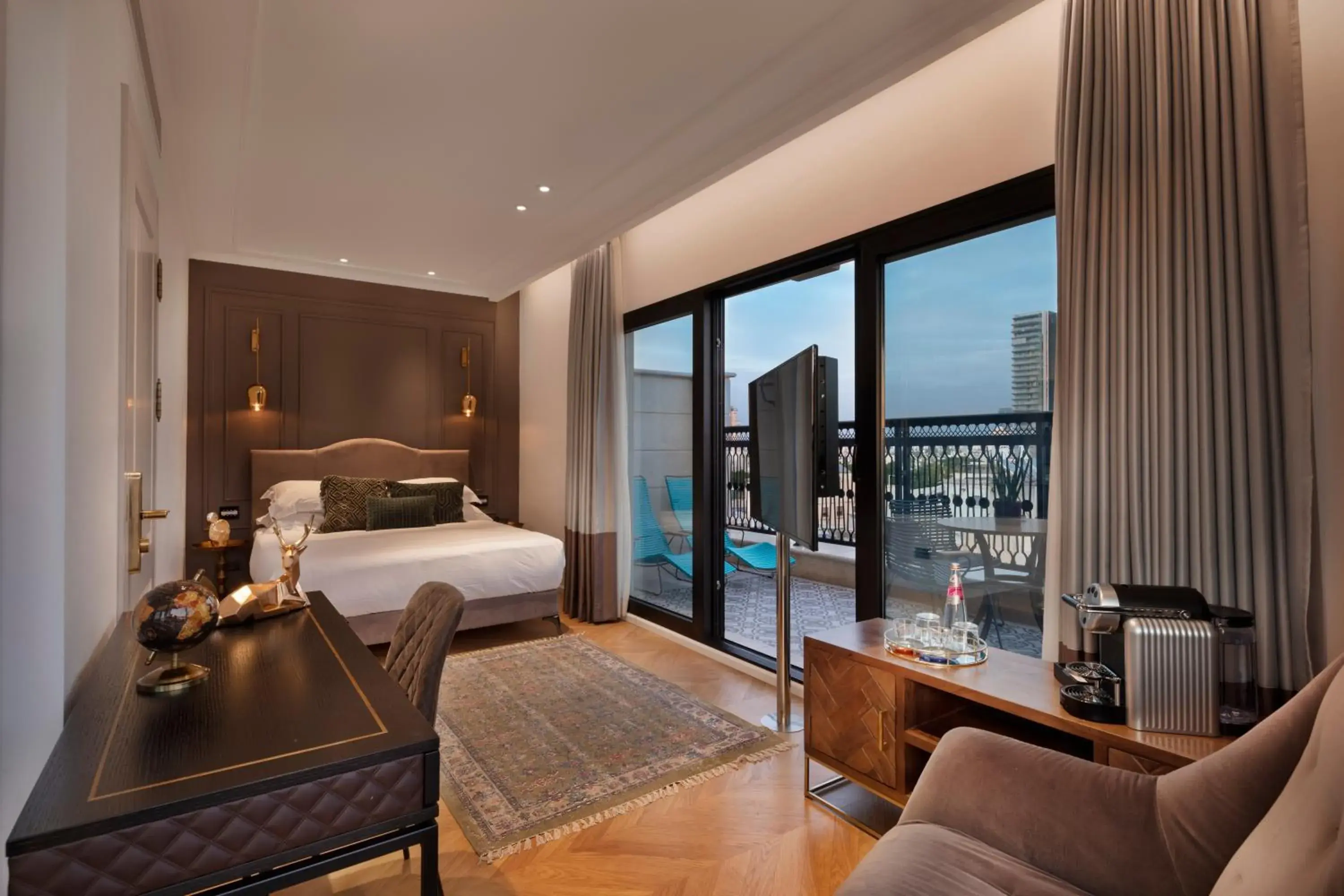 TV and multimedia, Bed in Hotel Jacob Samuel by Prima Hotels TV and multimedia, Bed in Hotel Jacob Samuel by Prima Hotels