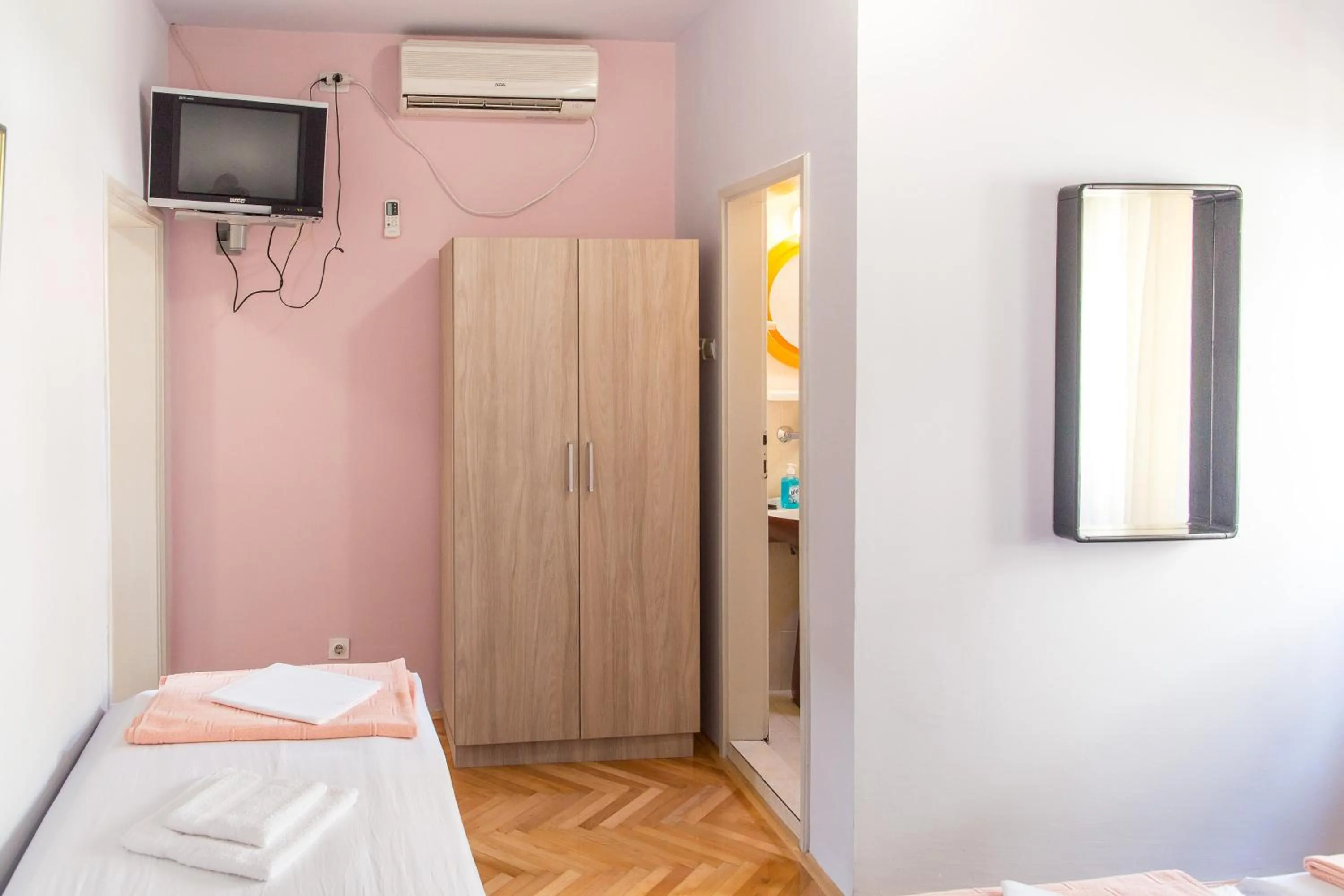 Bedroom, Bed in Guesthouse Blue Coast