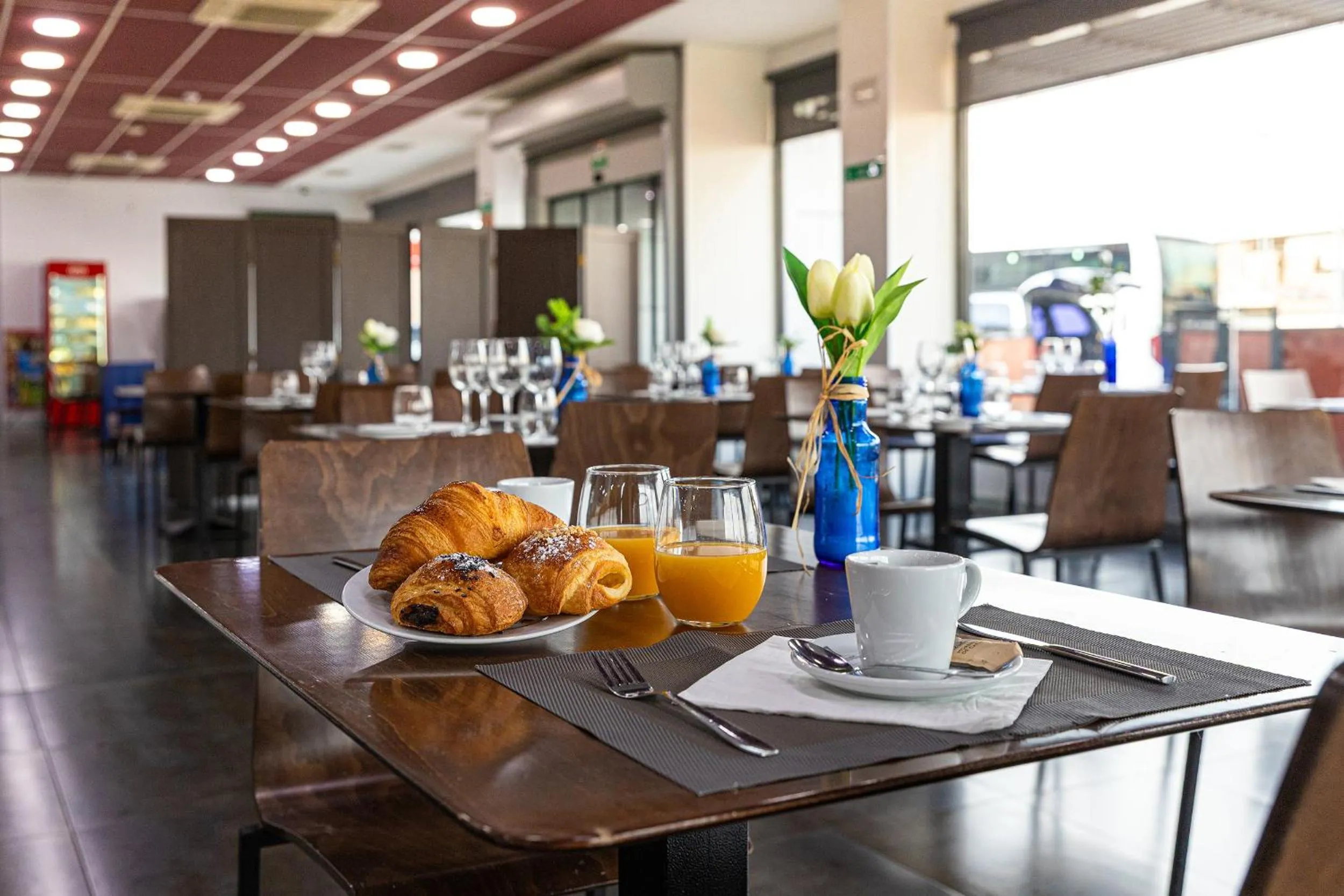 Restaurant/places to eat in Hotel Abades Via Norte