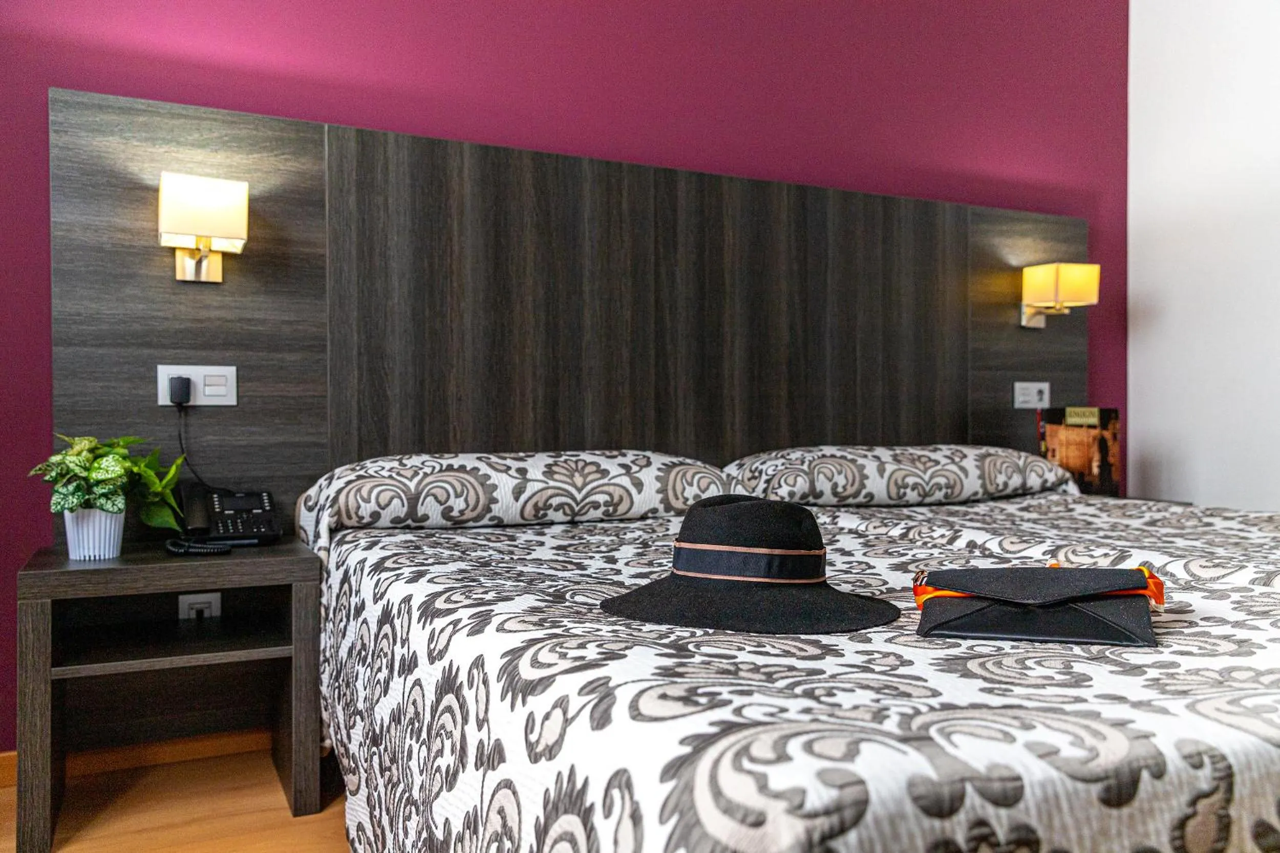 Bed in Hotel Abades Via Norte