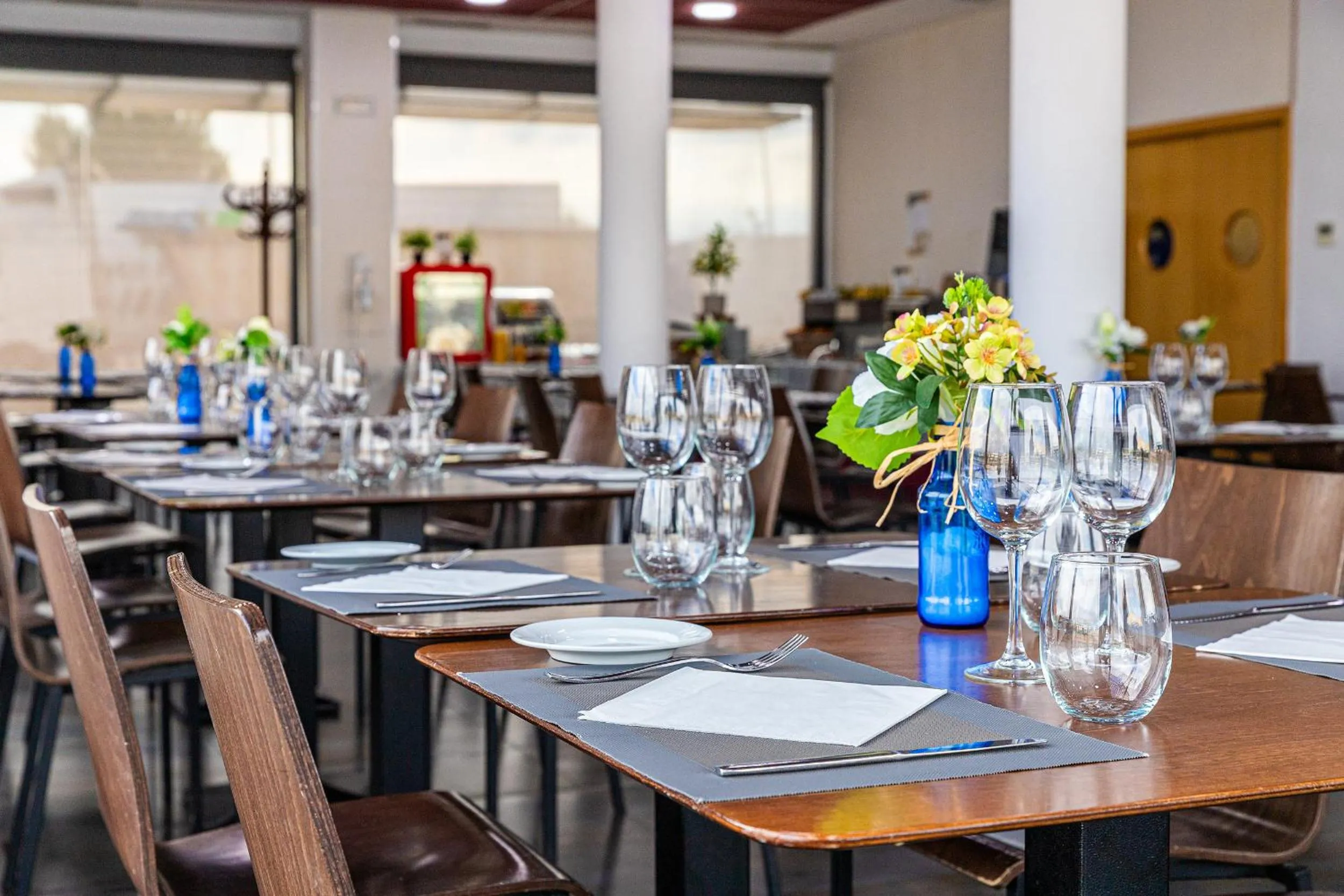 Restaurant/places to eat in Hotel Abades Via Norte