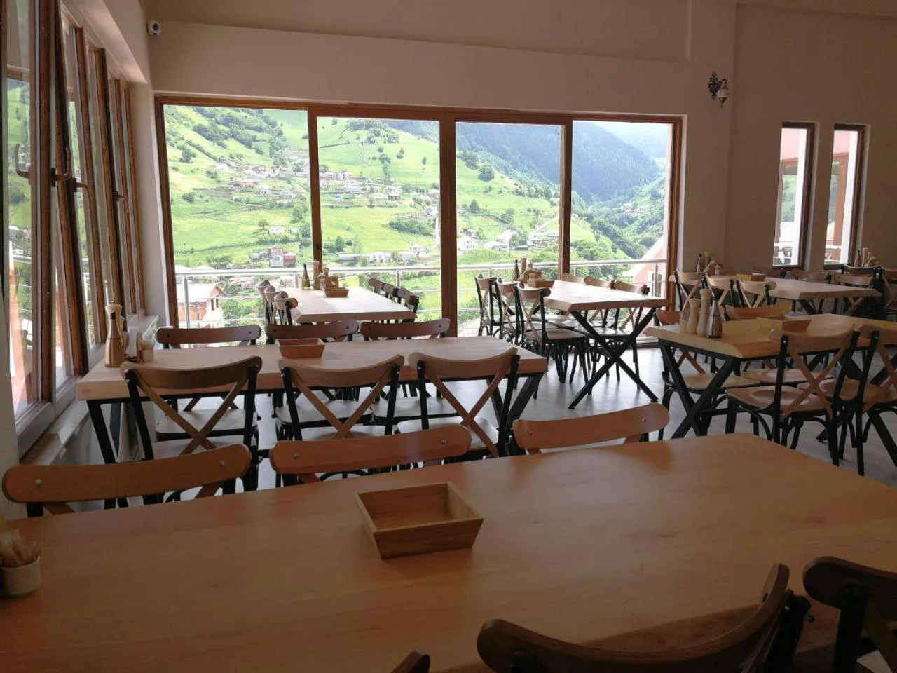 Restaurant/places to eat in Hamsikoy Hotel