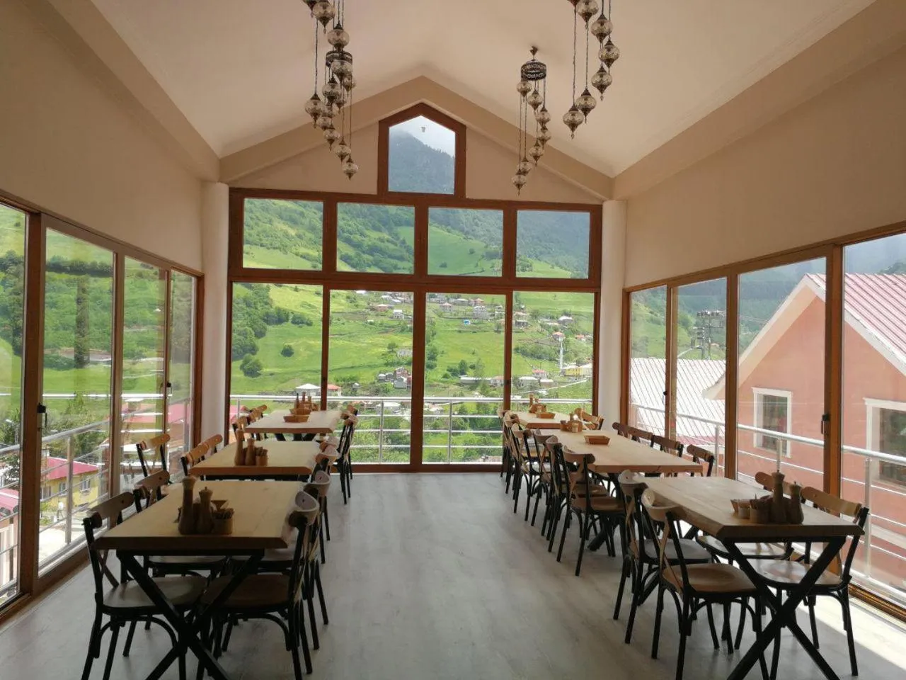 Restaurant/places to eat in Hamsikoy Hotel