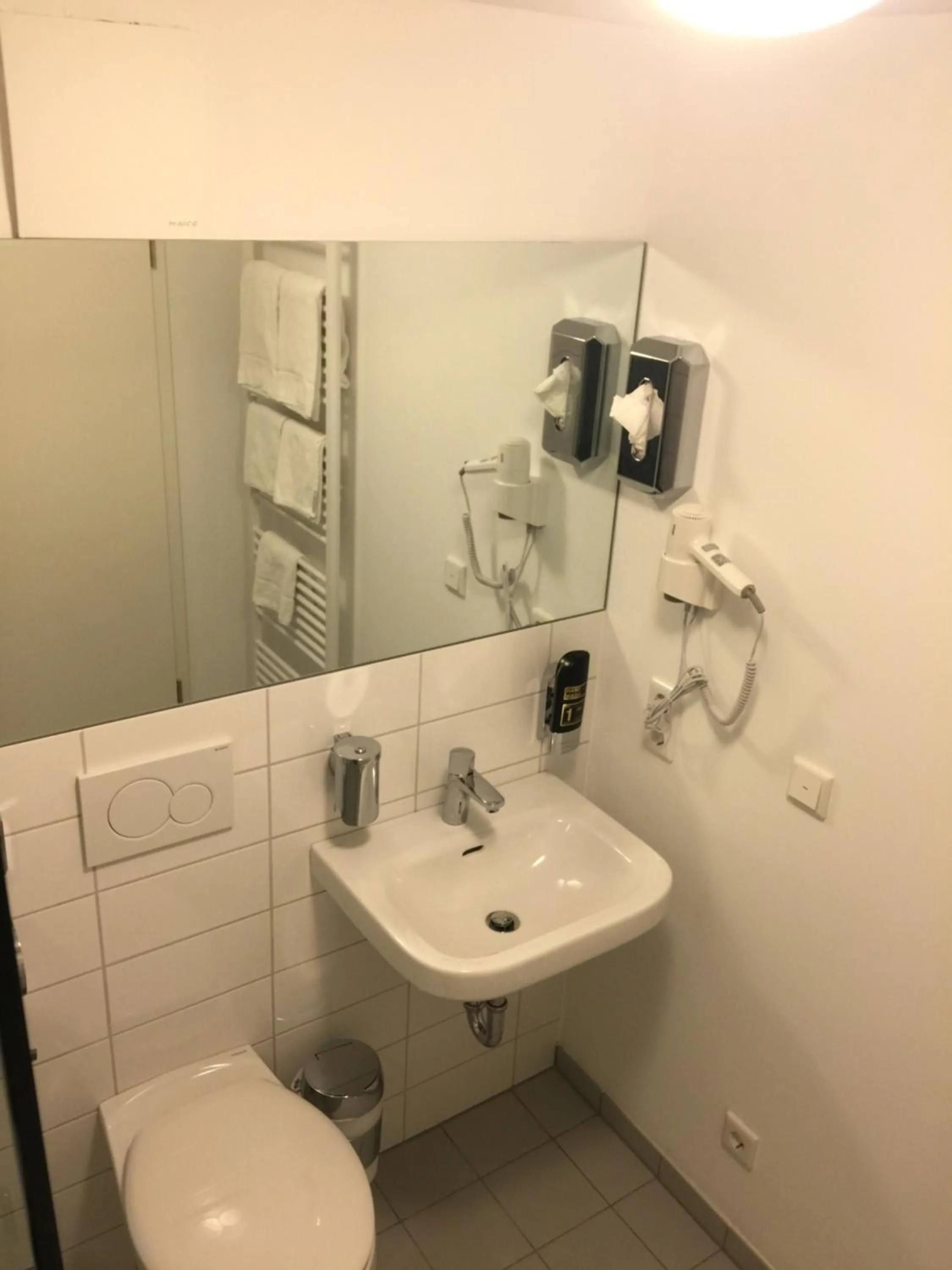 Toilet in Hotel Central Hannover