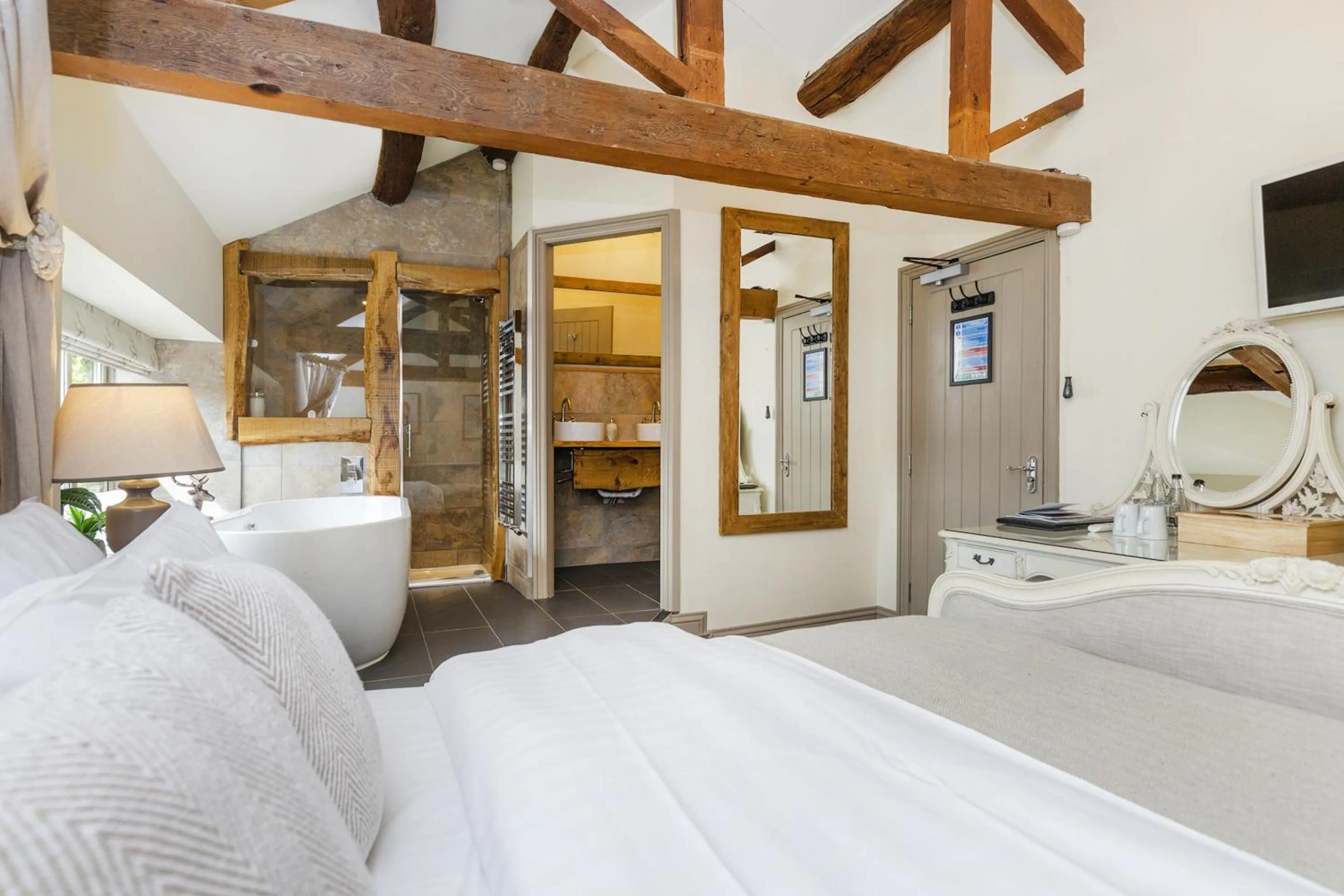 Bathroom, Bed in The Fleece Inn at Barkisland