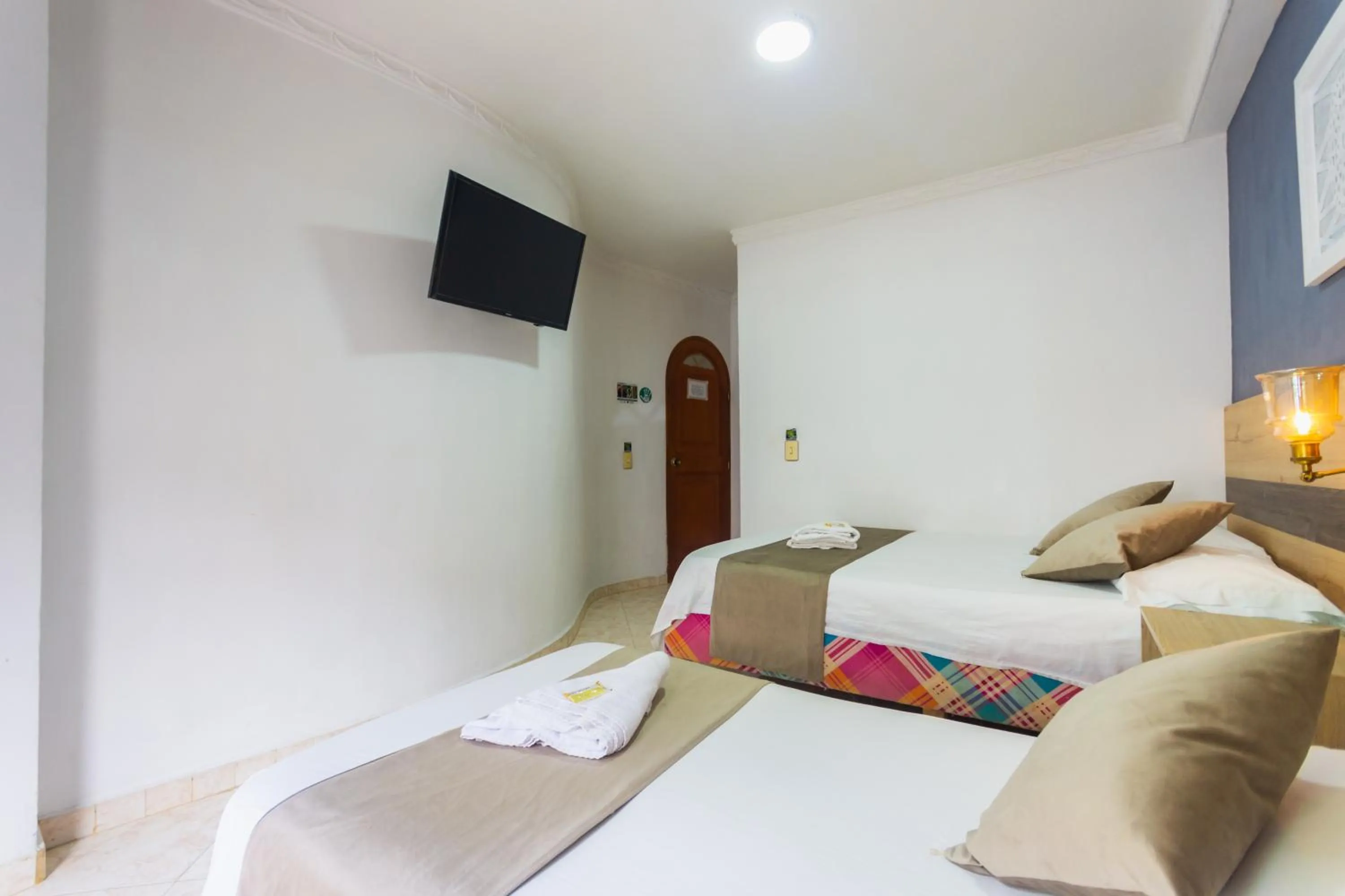 Photo of the whole room, Bed in Hotel Real Guatapé