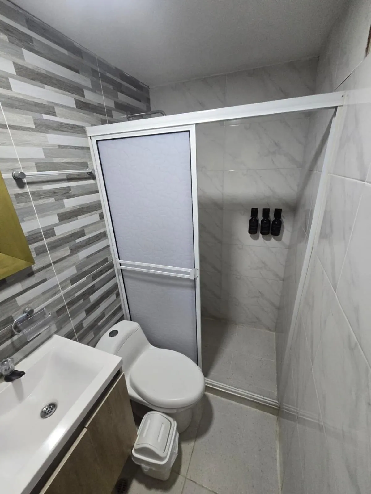 Shower in Hotel Rodadero Dorado