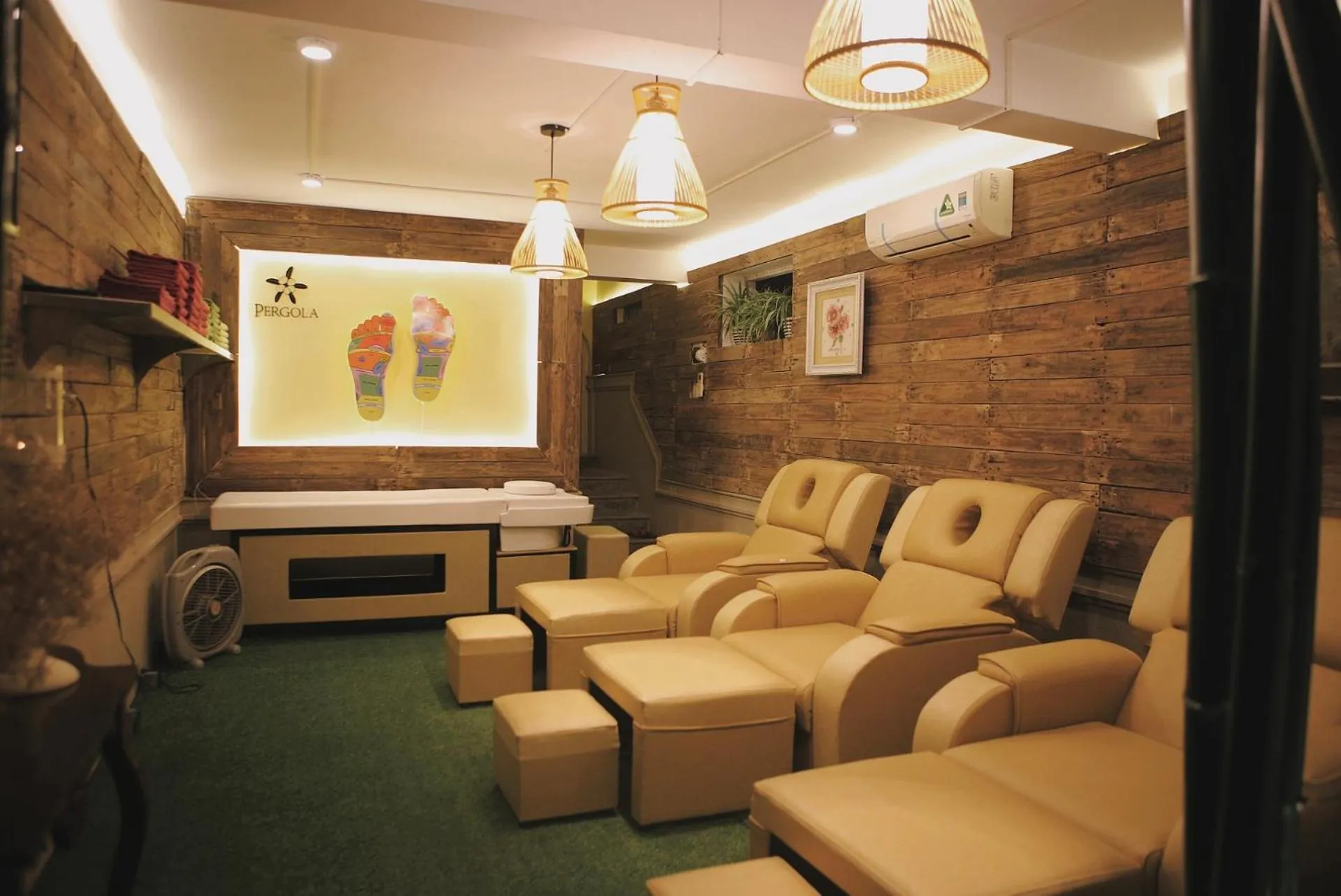 Massage in The Pergola Design Hotel