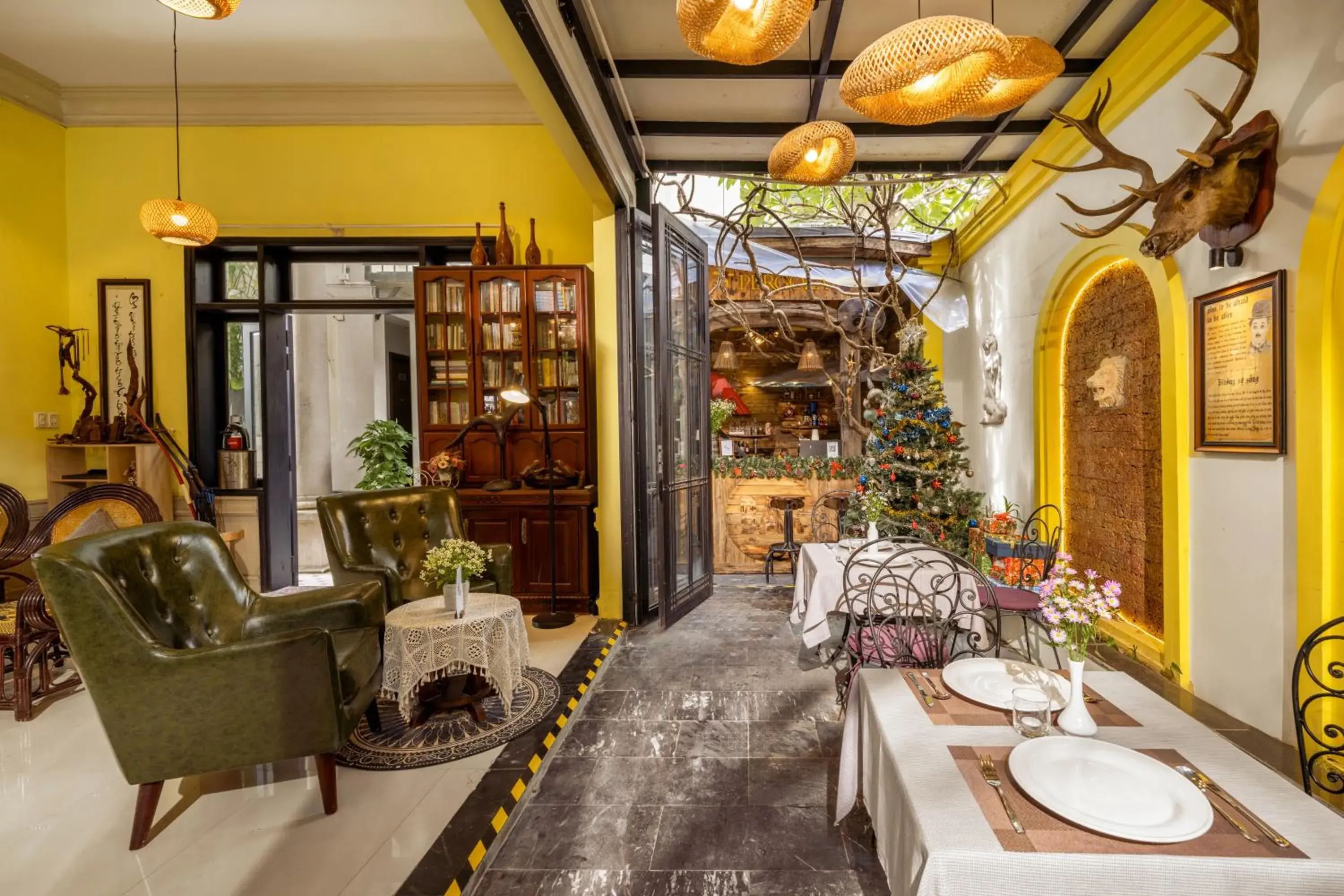 Restaurant/places to eat in The Pergola Design Hotel Restaurant/places to eat in The Pergola Design Hotel