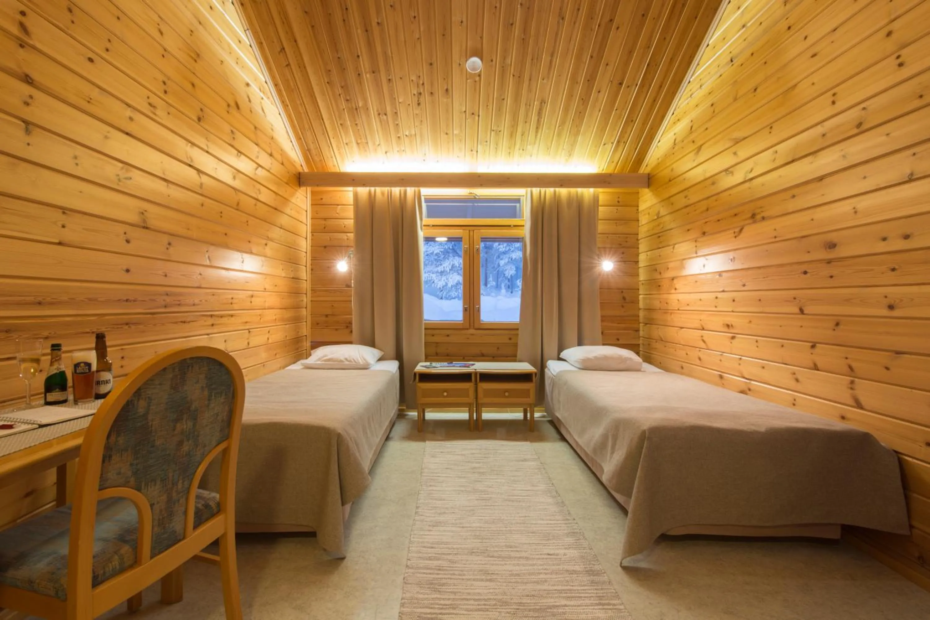 Photo of the whole room, Bed in Hotel Hetan Majatalo