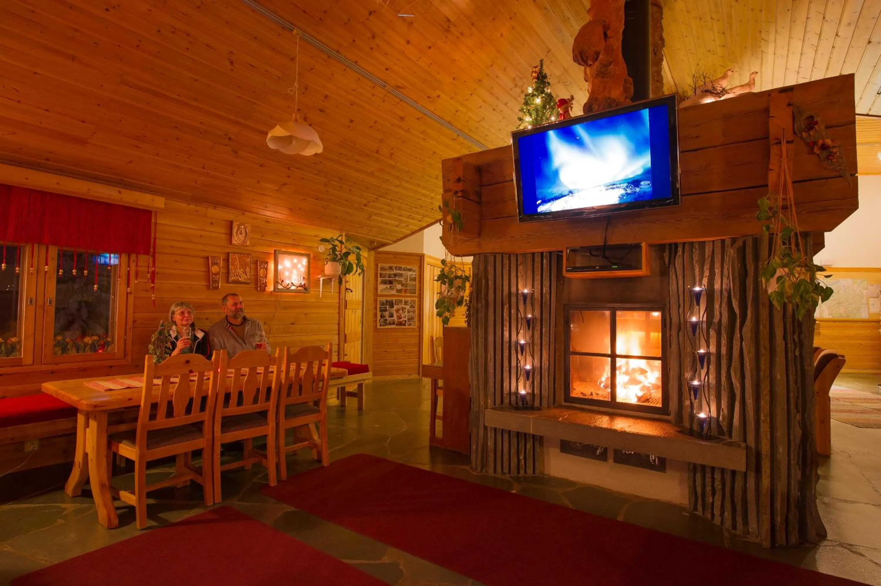 Communal lounge/ TV room in Hotel Hetan Majatalo