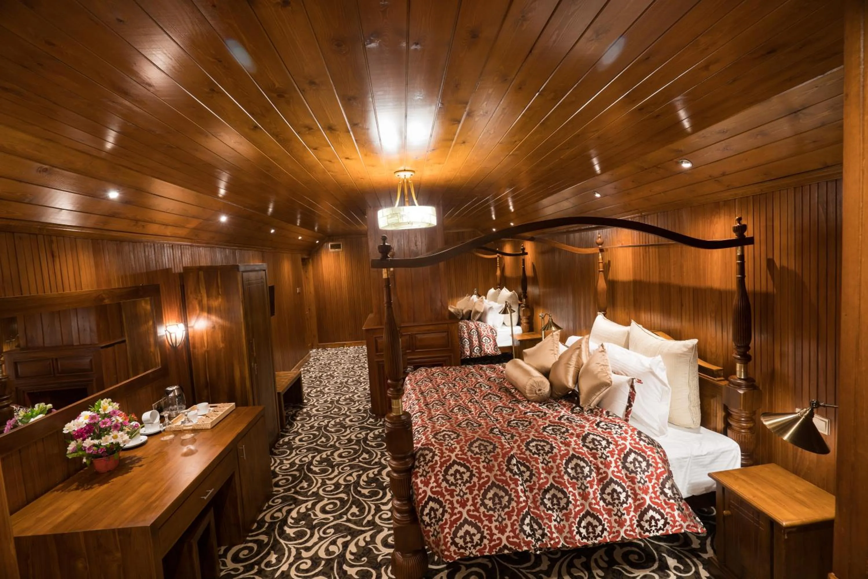 Photo of the whole room, Bed in La Grande Villa